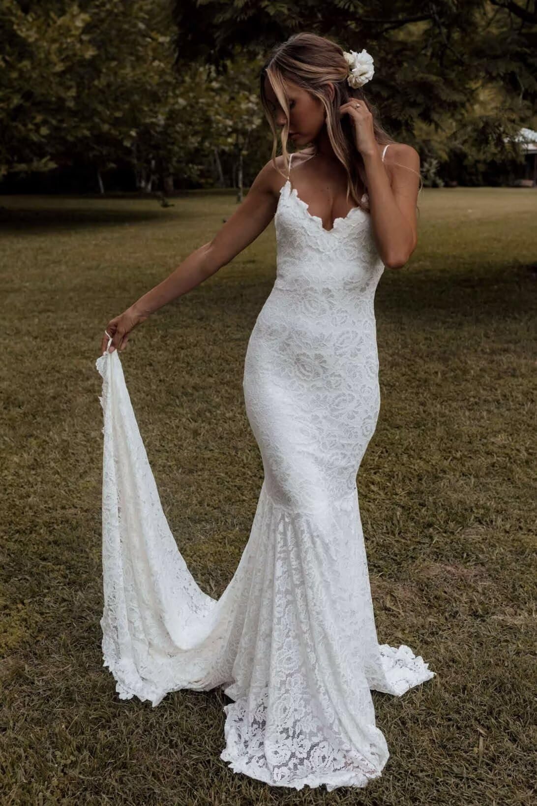 Boho Mermaid Wedding Dress with Lace Spaghetti Straps & V-Neck - Elegant Bodycon Long Bridal Gown for Beach, Garden & Destination Weddings