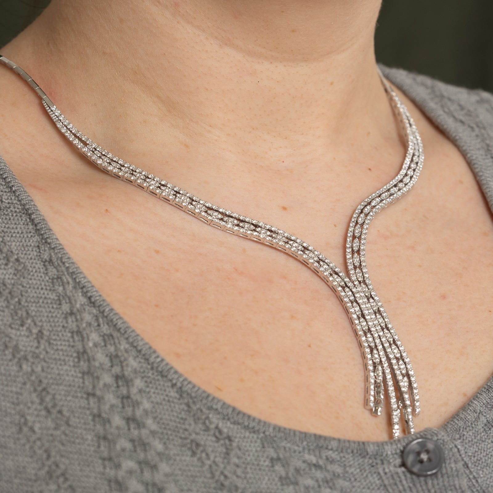 18K Gold Diamond Drop Necklace - 5.93 Carat Total Weight (CTW) - 17 Inches - Elegant Dangle Pendant for Women - Perfect for Weddings, Anniversaries & Special Occasions