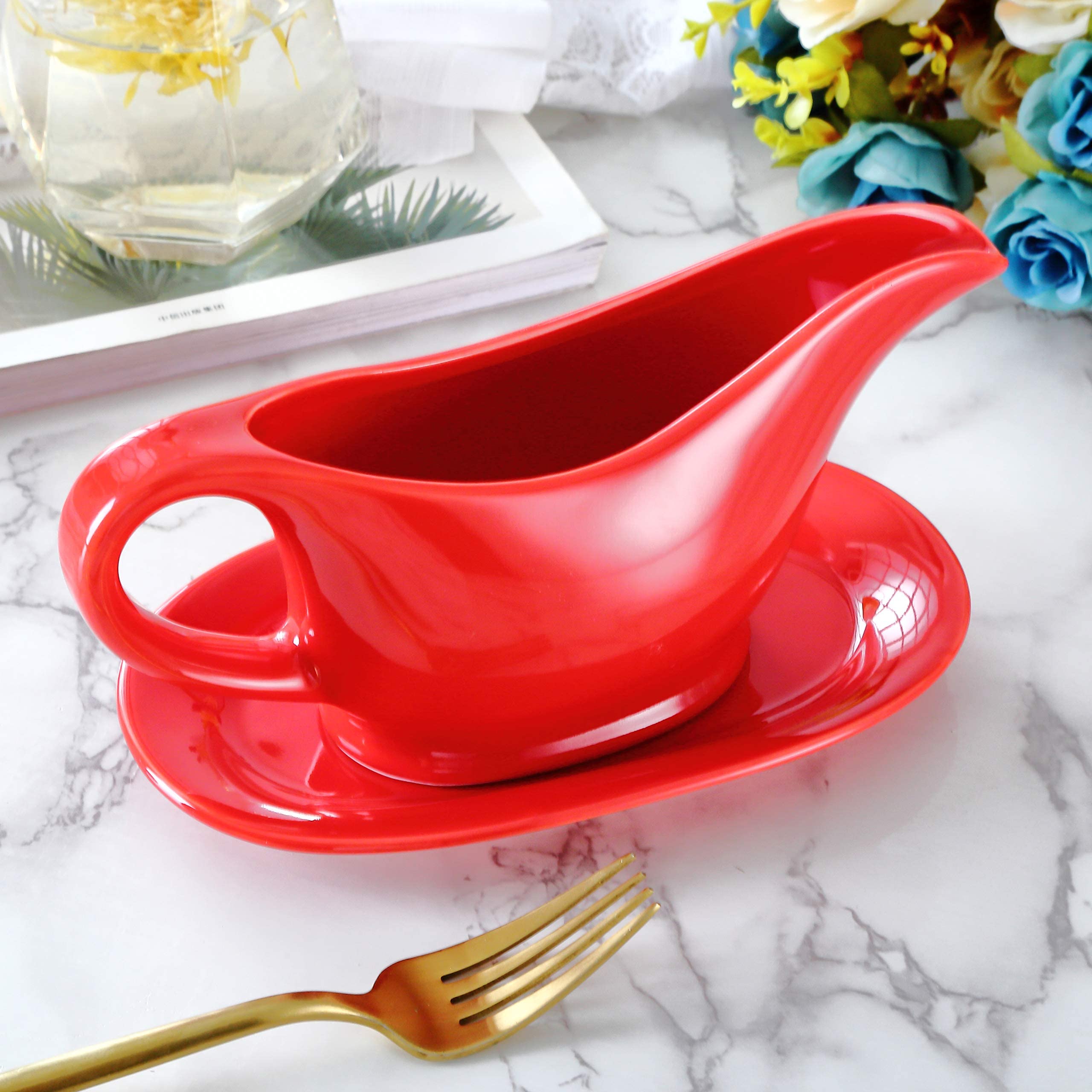 Bruntmor 11 Oz Red Ceramic Gravy Boat with Tray - Elegant Sauce Dispenser & Serving Dish for Thanksgiving, Dinner Parties & Holiday Meals - Perfect for Gravy, Syrup & Condiments