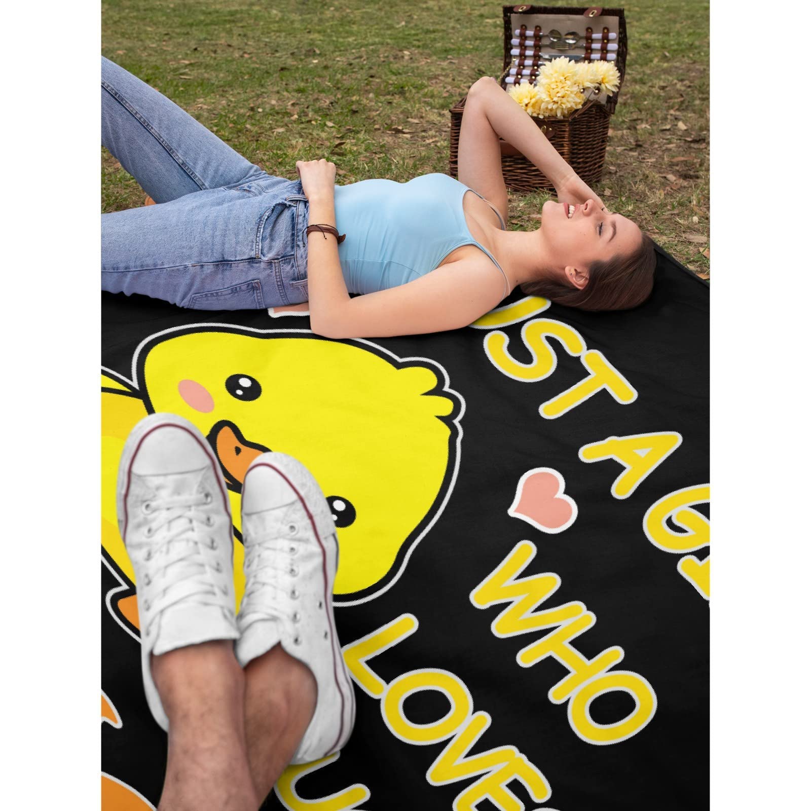 Darani Just A Girl Who Loves Ducks - Ultra Soft Lightweight Flannel Throw Blanket (50x60 inches) - Cozy Warm Blanket for Bed, Couch & Travel - Perfect for Family, Adults & Kids - Duck Lover Gift Idea