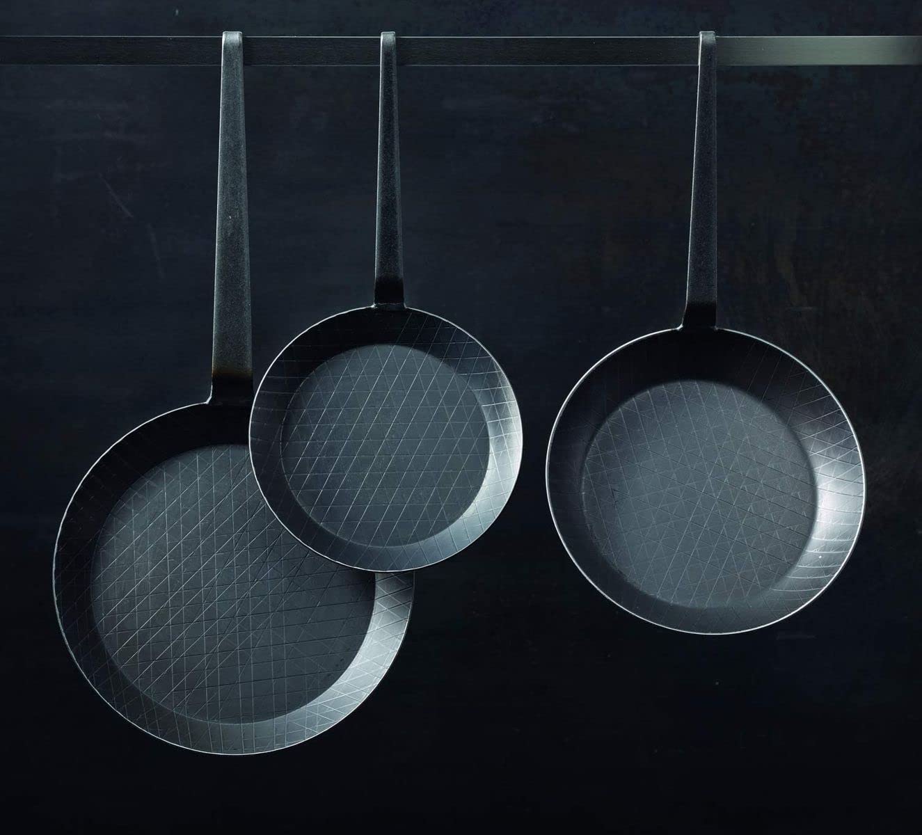 Rosle 24cm Stainless Steel Wrought Iron Frying Pan - Professional Non-Stick Skillet for Perfect Searing, Sauteing & Frying - Ideal for Home Cooking, Camping & Outdoor BBQ