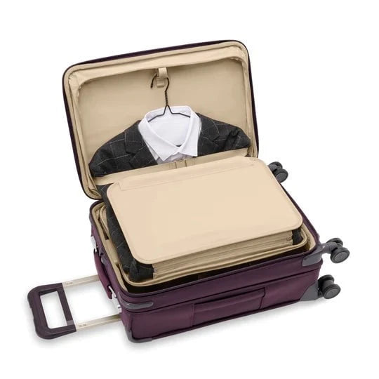 Briggs & Riley Baseline Essential Carry On Spinner Luggage - Lightweight Expandable Suitcase for Business Travel & Weekend Getaways | TSA Lock & Durable Polycarbonate Shell