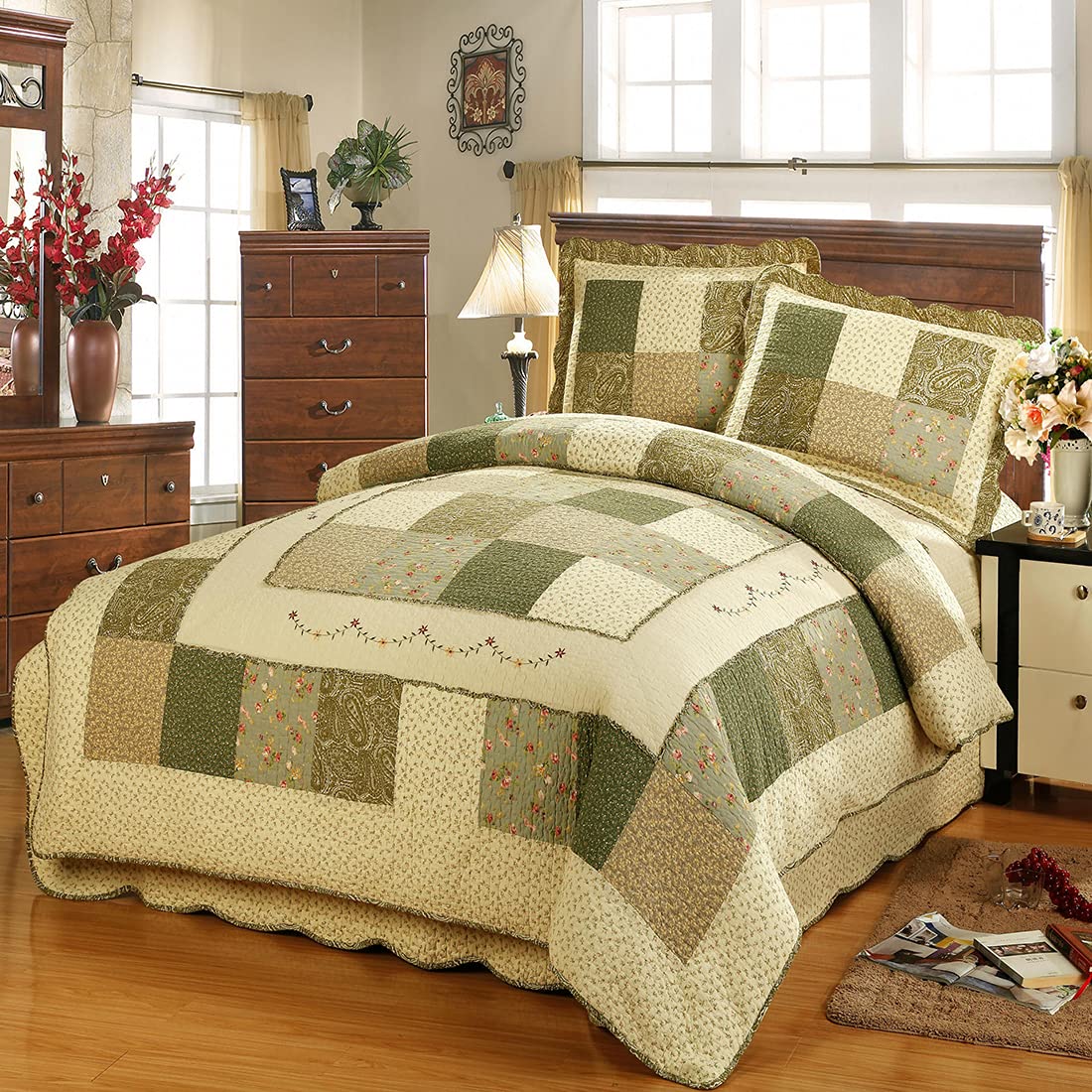 VCTOPS Floral Embroidery Cotton Quilted Bedspread Set - Queen Size 3 Piece Lightweight Patchwork Coverlet with 1 Quilt & 2 Pillow Shams (Floral Design) - Perfect for Bedroom Decor, Guest Room, and Cozy Home Styling