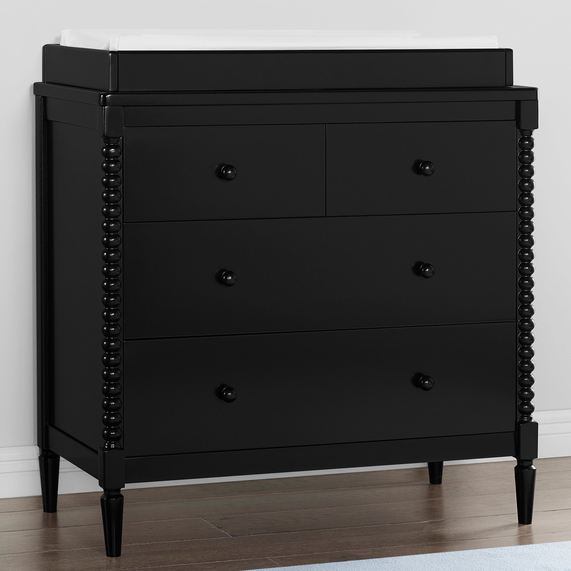 Black (001)