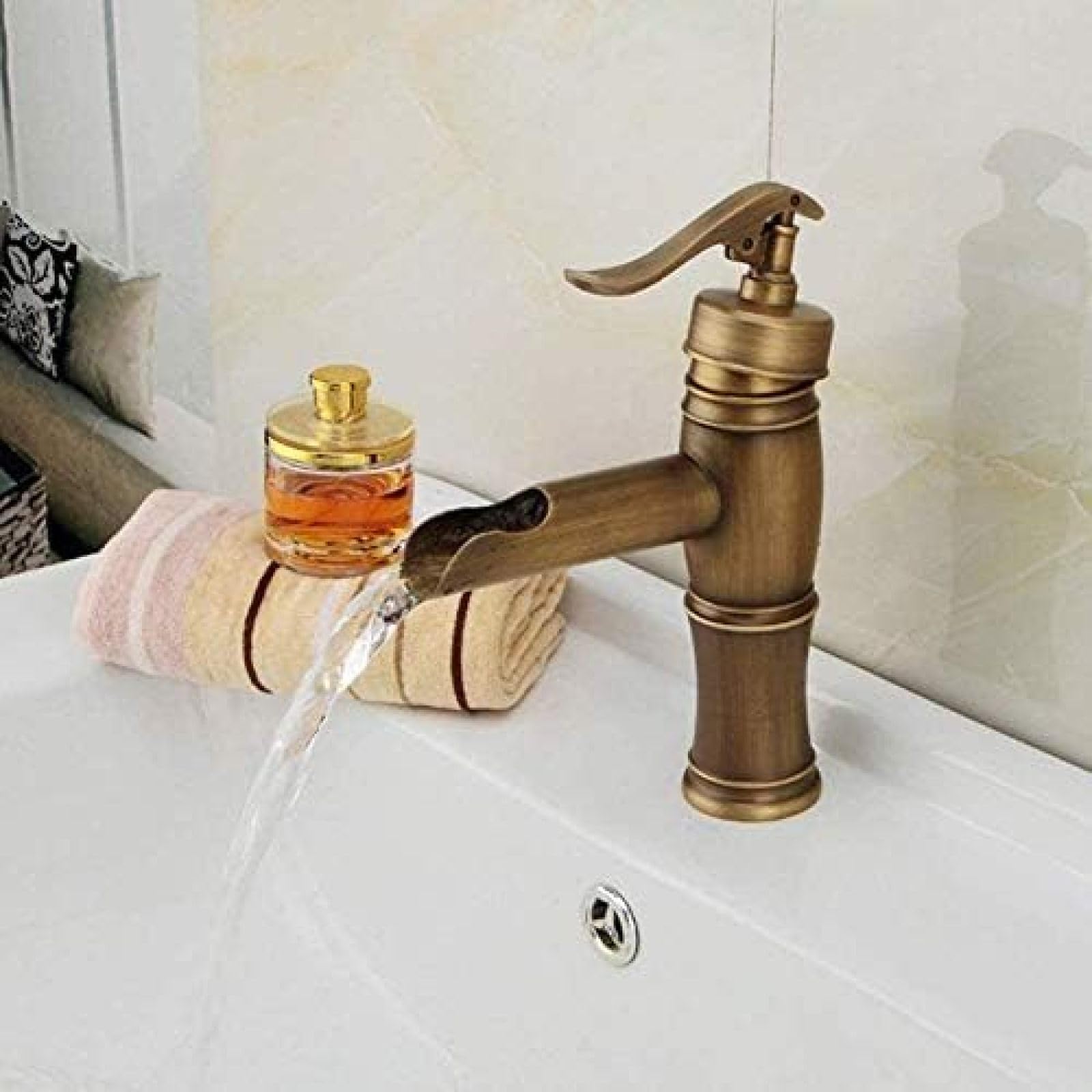 Vintage Brass Single Handle Bathroom Sink Faucet - Antique Style Kitchen & Toilet Faucet with Retro Design for Bathroom, Shower, and Laundry Room Use