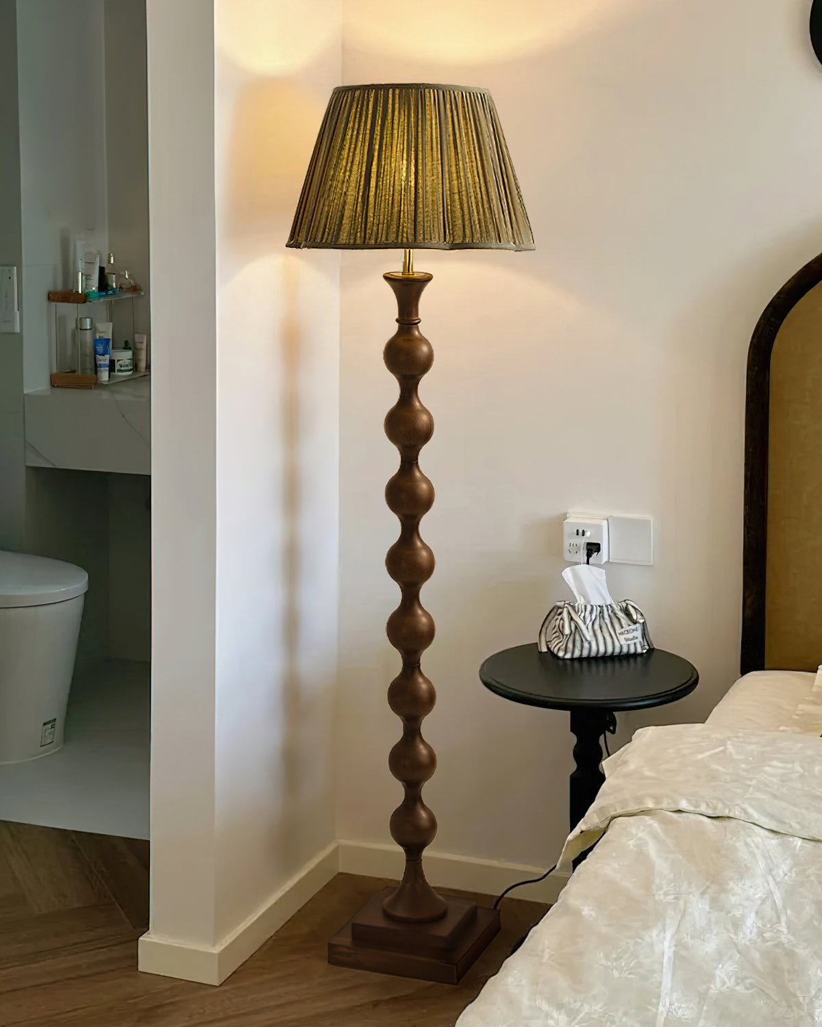 Elegant Beaded Column Floor Lamp - Modern Home Decor for Living Room, Bedroom & Office - Stylish Lighting for Relaxation & Ambiance