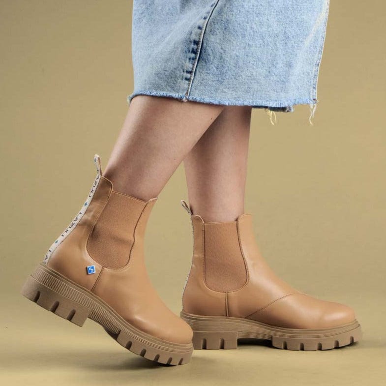 Vegan Leather Chelsea Boots for Women - Dallas Style in Camel Color | Comfortable & Stylish Ankle Boots for Casual Outfits, Office Wear & Fall Fashion