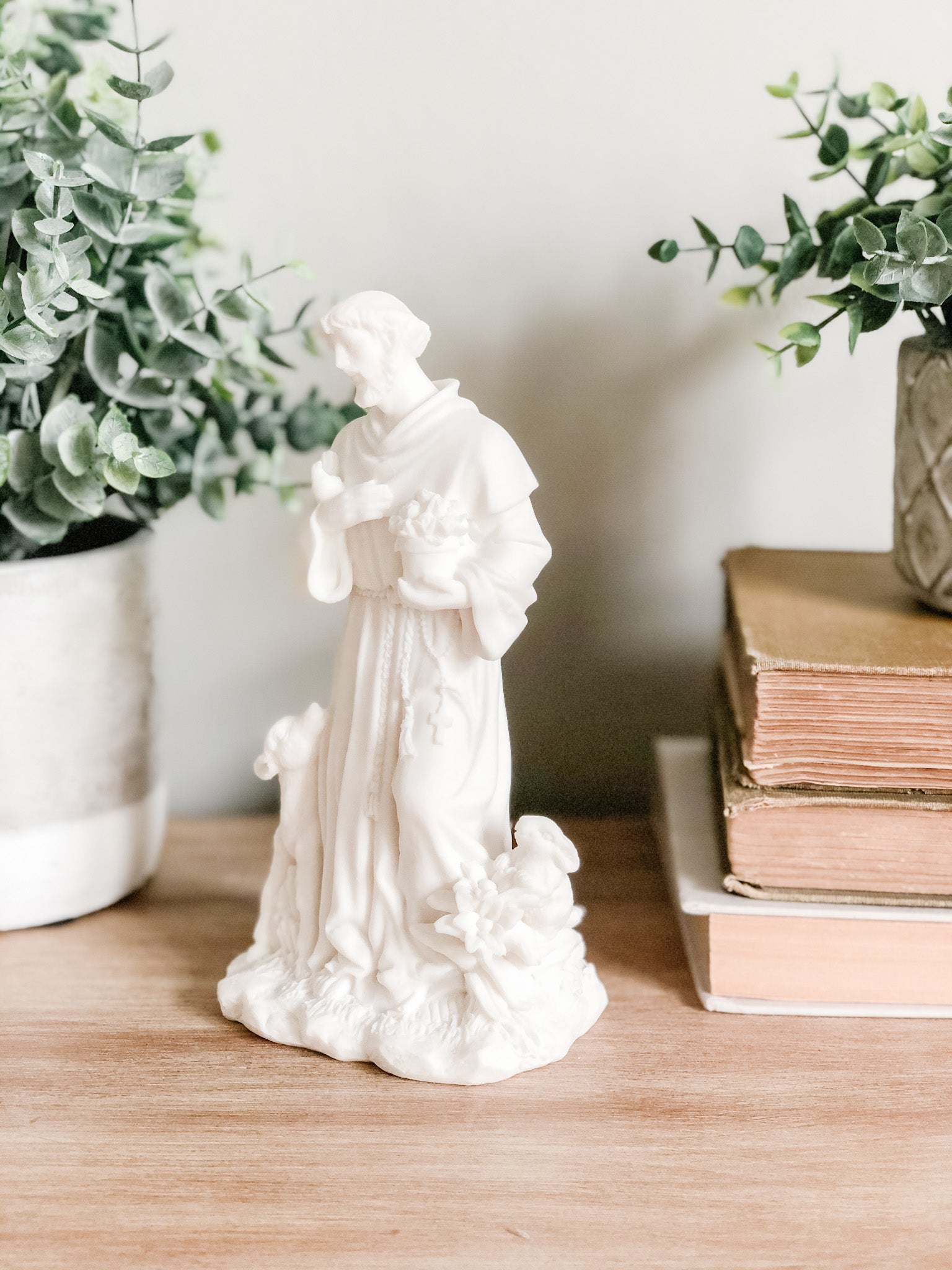 St. Francis of Assisi Statue - Patron Saint of Animals & Nature - Handcrafted Garden & Home Decor for Catholic Devotion & Outdoor Display