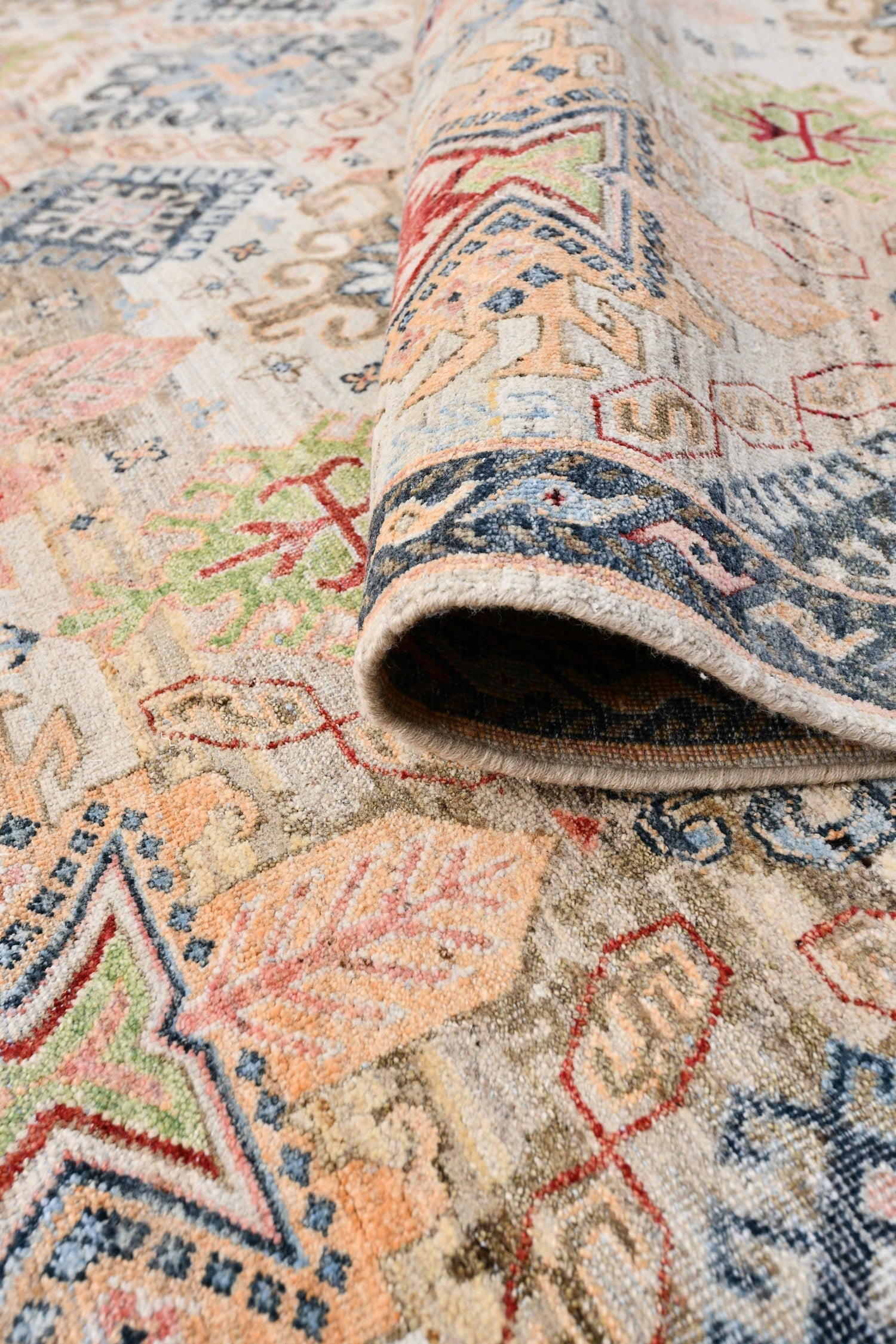 Authentic Baluch Handwoven Tribal Rug - J76344 - Perfect for Bohemian Home Decor & Living Room Accent