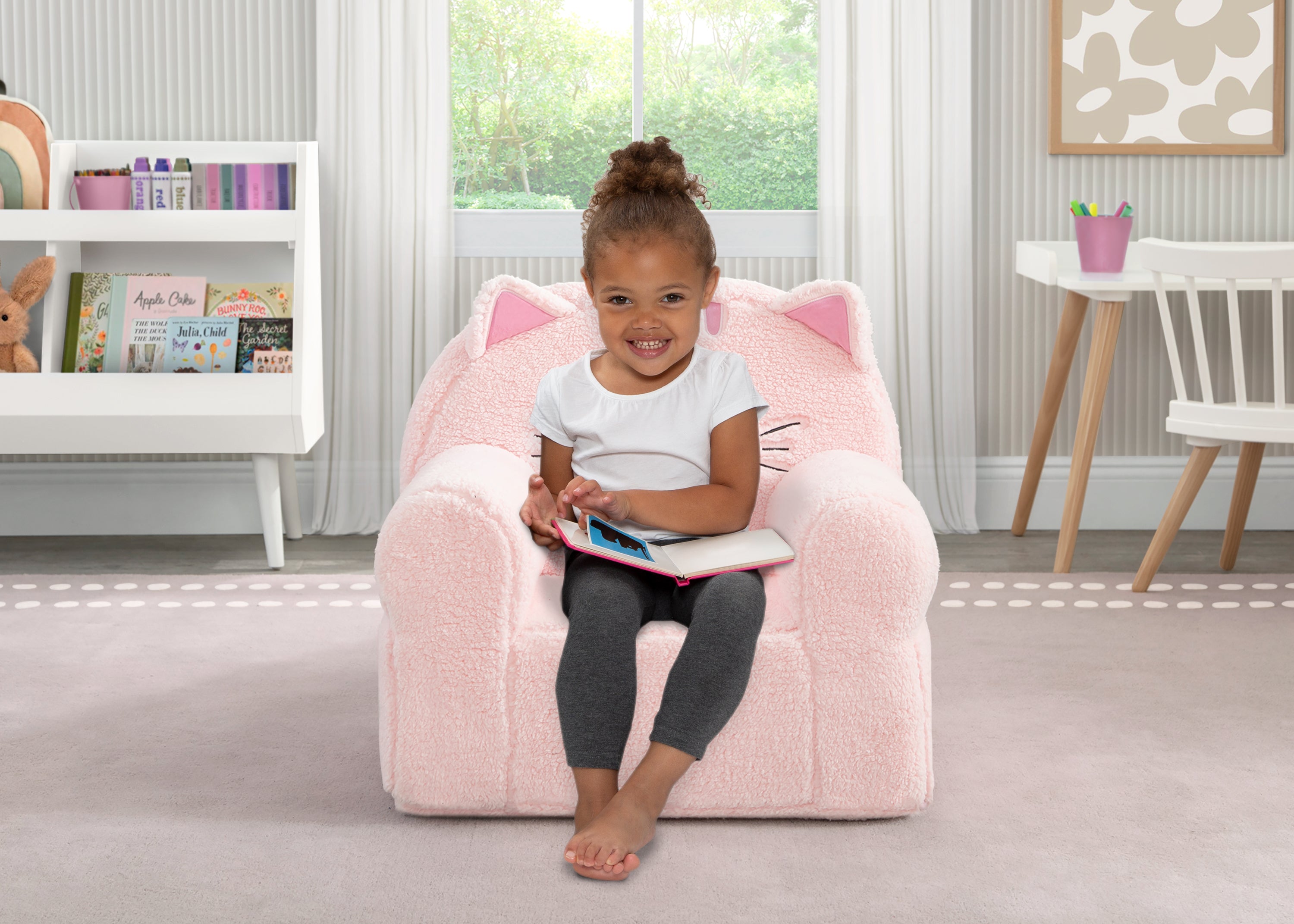 Premium Cozee Cat Chair - Soft & Plush Pet Bed for Cats - Perfect for Lounging, Napping & Relaxing in Living Room or Bedroom