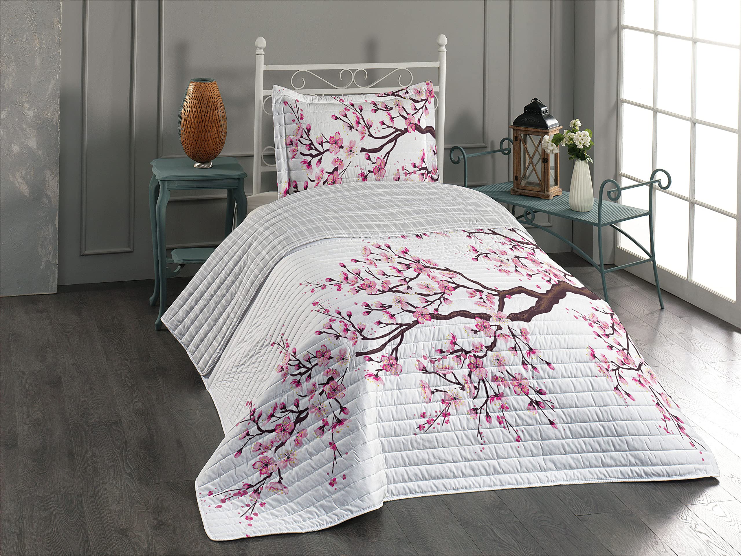 Ambesonne Japanese Reversible Cherry Blossom Bedding Set - Sakura Tree Floral Comforter & Pillow Shams, Twin Size Microfiber Bedspread in Pink & Dark Brown | Spring Home Decor for Bedroom, Living Room, Dorm