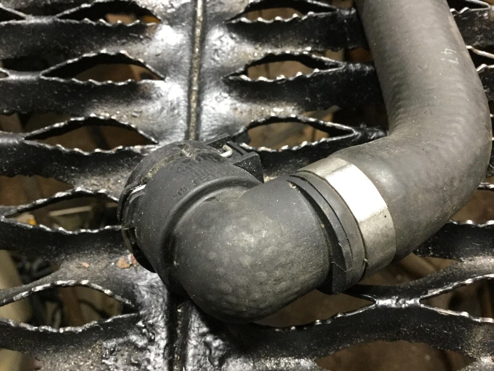 Original OEM 04 05 06 Porsche Cayenne 3.2L Radiator Hose Pipe Line - Perfect for Engine Cooling System Replacement & Performance Upgrade