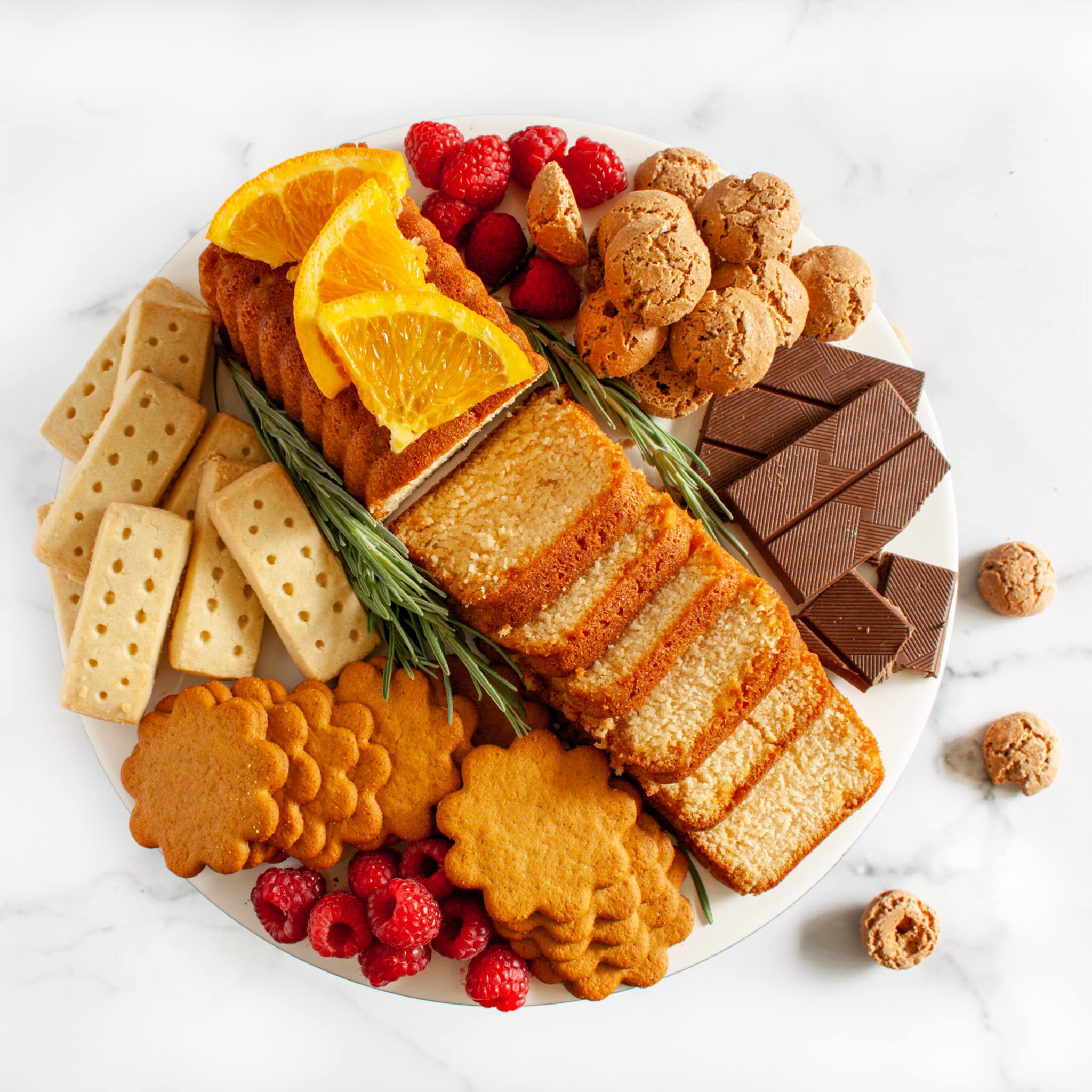 Premium International Gourmet Gift Box - Artisan Delicacies from England, Spain, Switzerland, USA, France, Italy, Greece & New Zealand | Perfect for Corporate Gifts, Holiday Presents & Luxury Food Baskets