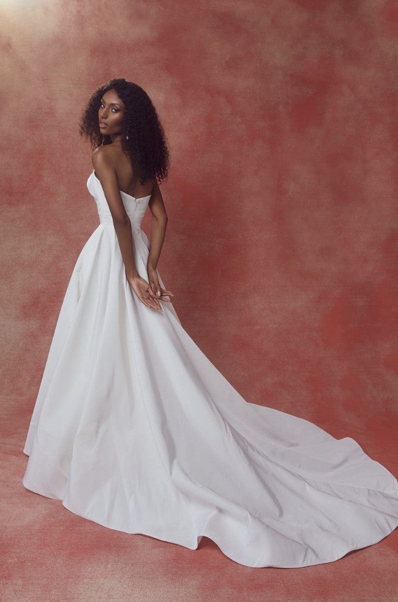 Sarah Seven Quinn Wedding Dress - Size 6 | Elegant Bridal Gown for Wedding Ceremony & Reception