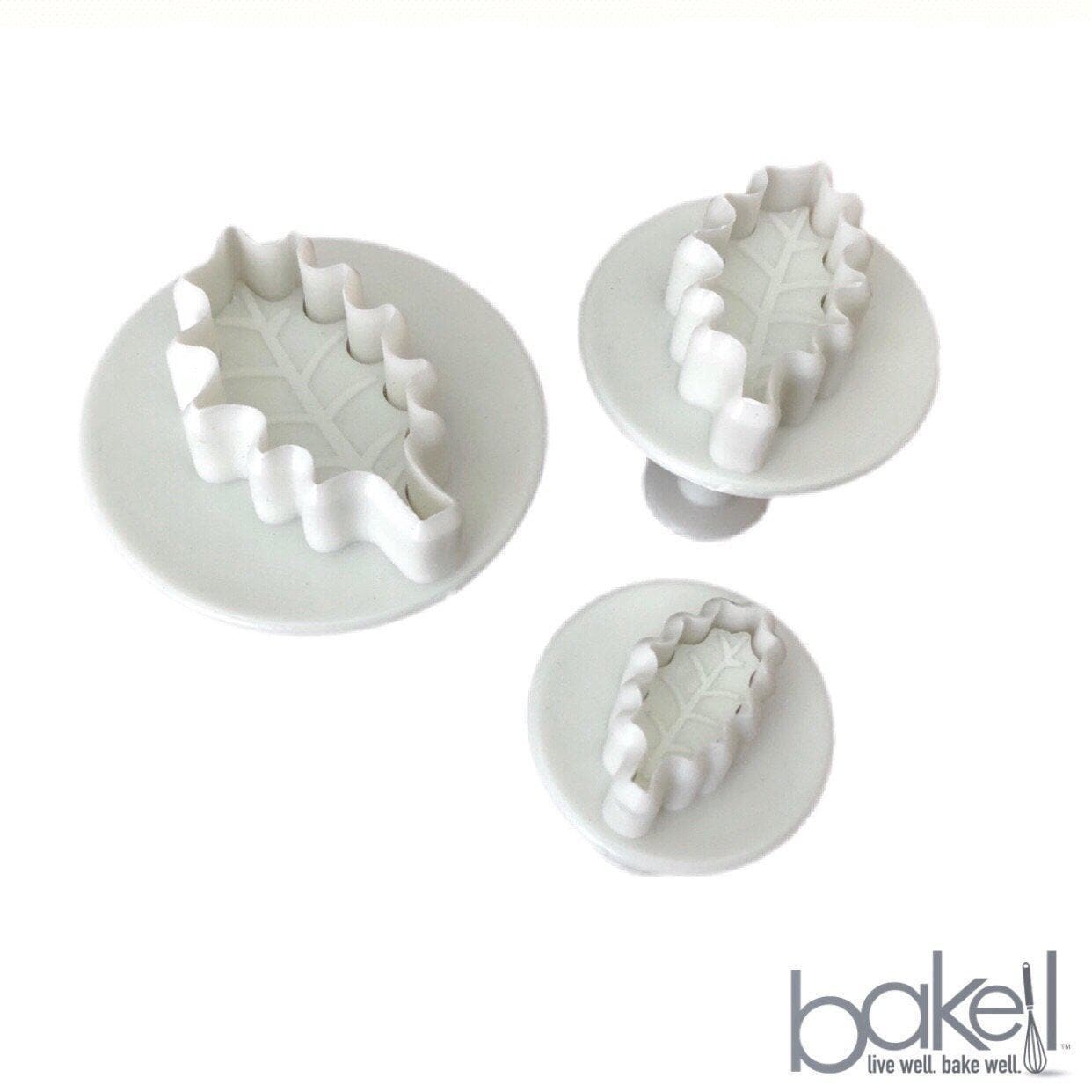 3-Piece Holly Leaf Plunger Cookie Cutter Set - Stainless Steel Christmas Baking Tools for Holiday Cookies, Gingerbread, Fondant, and DIY Decorations (Perfect for Christmas, Halloween, and Party Treats)
