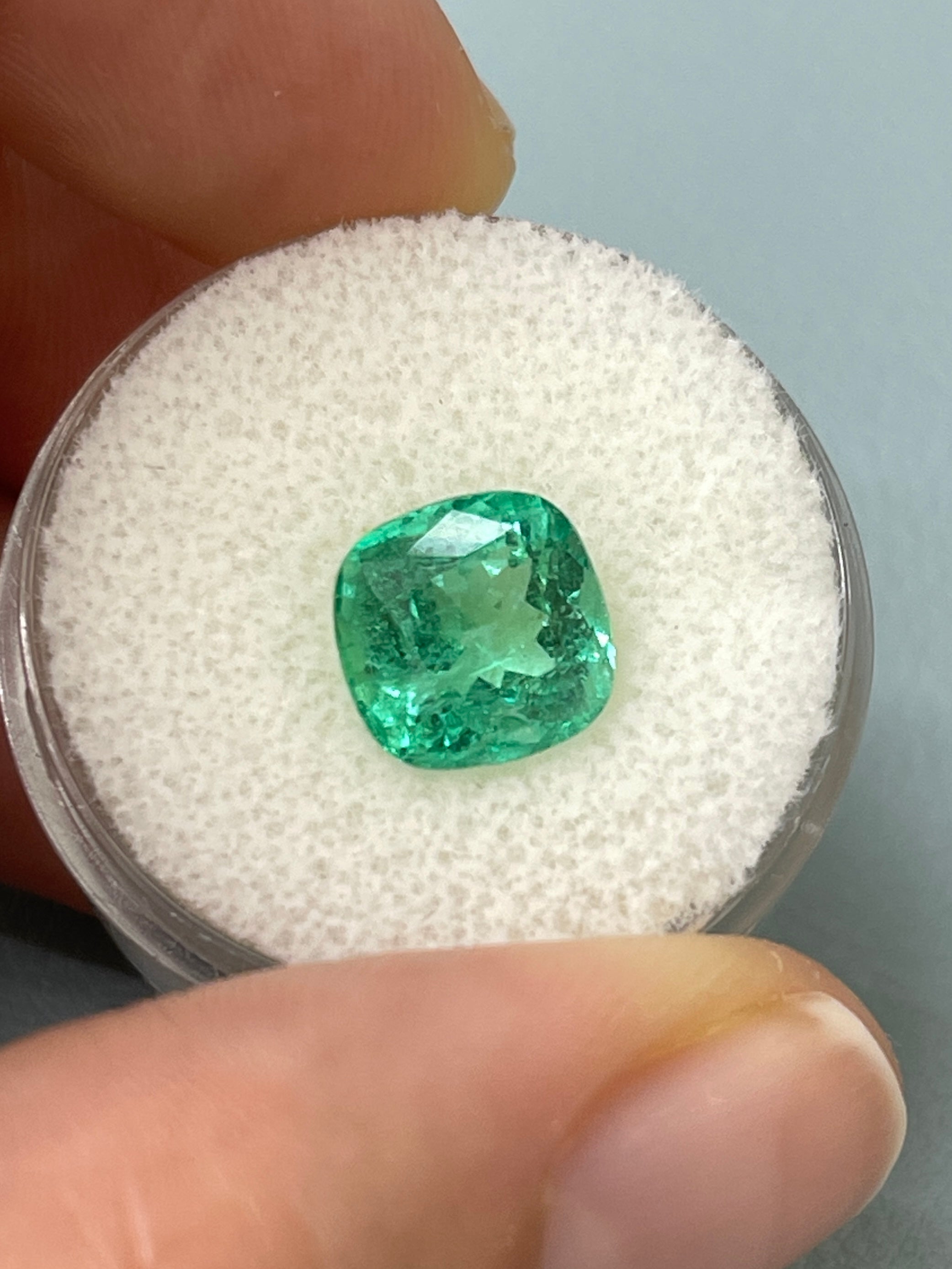 3.01 Carat 9x9mm Natural Colombian Emerald Loose Gemstone - Bluish Green Cushion Cut for Jewelry Making, Engagement Rings & Collector's Items