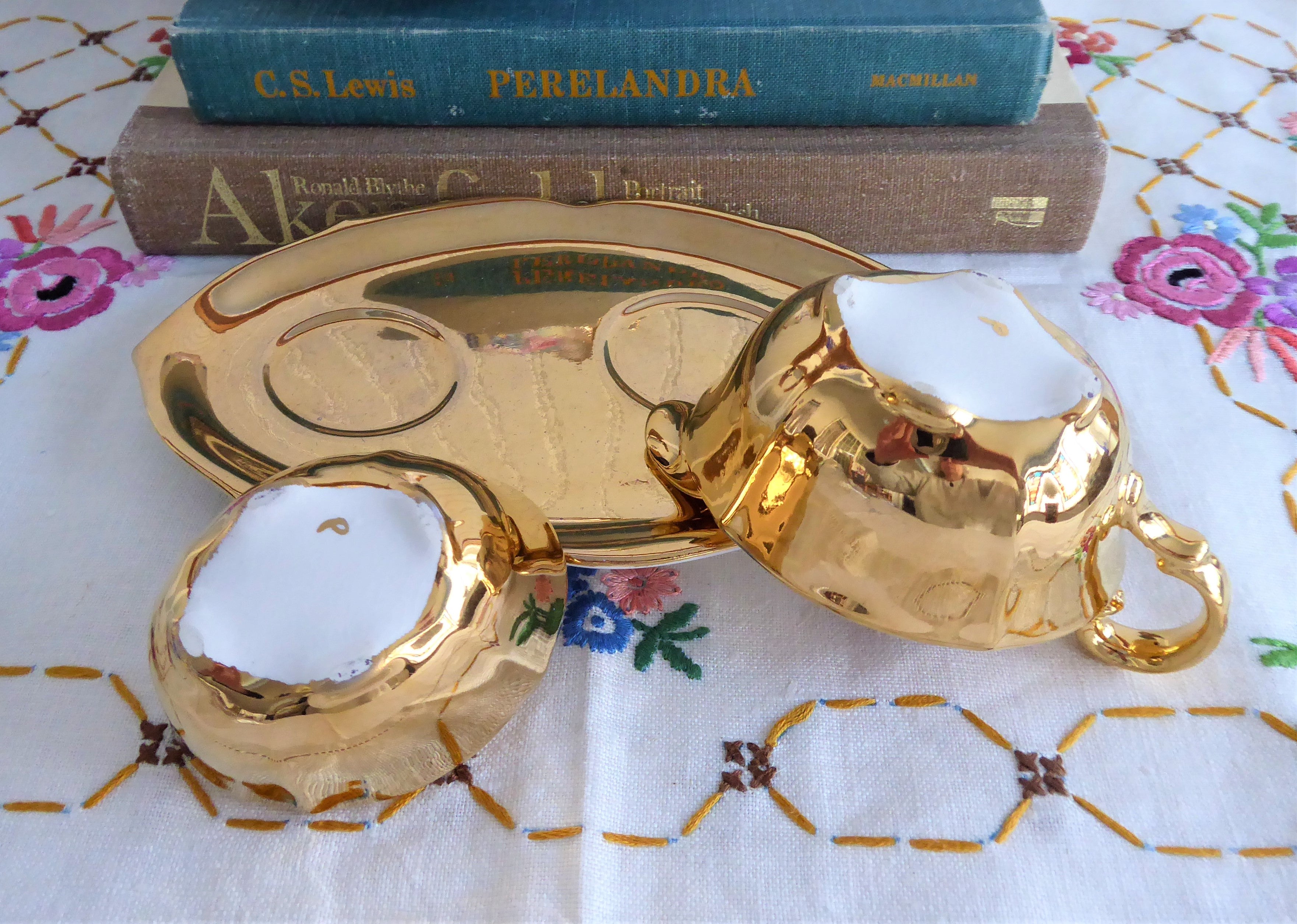 Vintage Royal Winton Golden Age Creamer & Sugar Bowl Set with Matching Tray - 1960s Gold Luster China Tea Service for Afternoon Tea & Collectible Display
