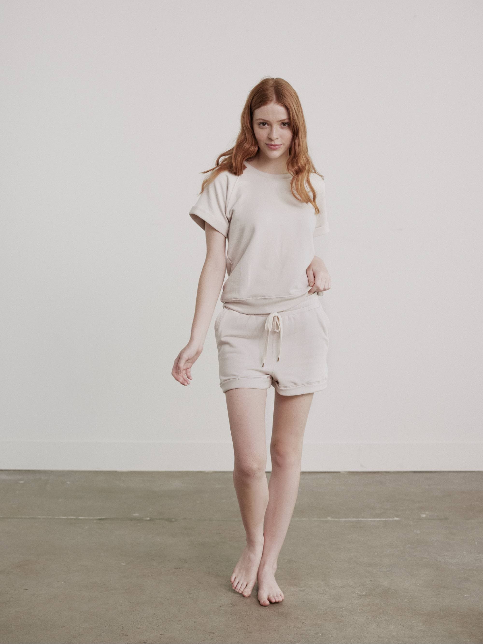 Cozy Fleece Roll Cuff Short Sleeve Sweatshirt for Women & Men - Soft Casual Pullover for Lounge, Travel & Everyday Wear
