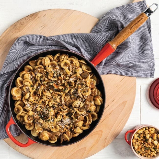 Le Creuset 10.25 Inch Nonstick Fry Pan with Alpine Wood Handle - Oven Safe & Dishwasher Safe Skillet for Searing, Frying & Cooking - Perfect for Stovetop, Oven & Everyday Kitchen Use