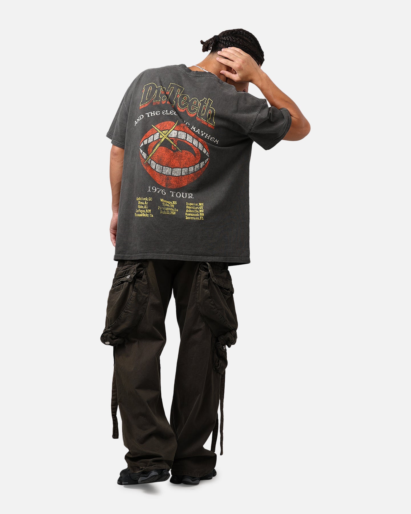 Vintage Disney The Muppets Animal Graphic T-Shirt - Black Heavyweight Cotton Tee for Men & Women - Perfect for Casual Wear, Concerts, and Disney Fan Gifts