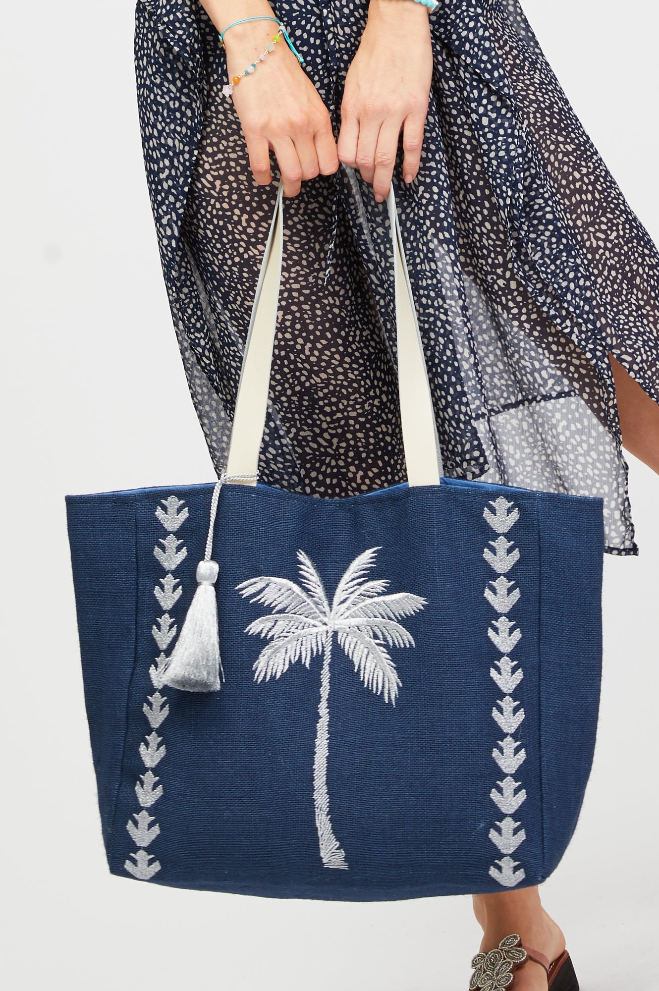 Stylish Navy & Silver Palm Tree Jute Beach Bag - Perfect for Summer Vacations, Pool Parties and Tropical Getaways