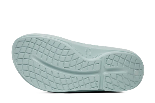 OOFOS Unisex Original Recovery Sandals - Comfortable & Supportive Footwear for Men & Women - Perfect for Post-Workout, Relaxation & Everyday Wear