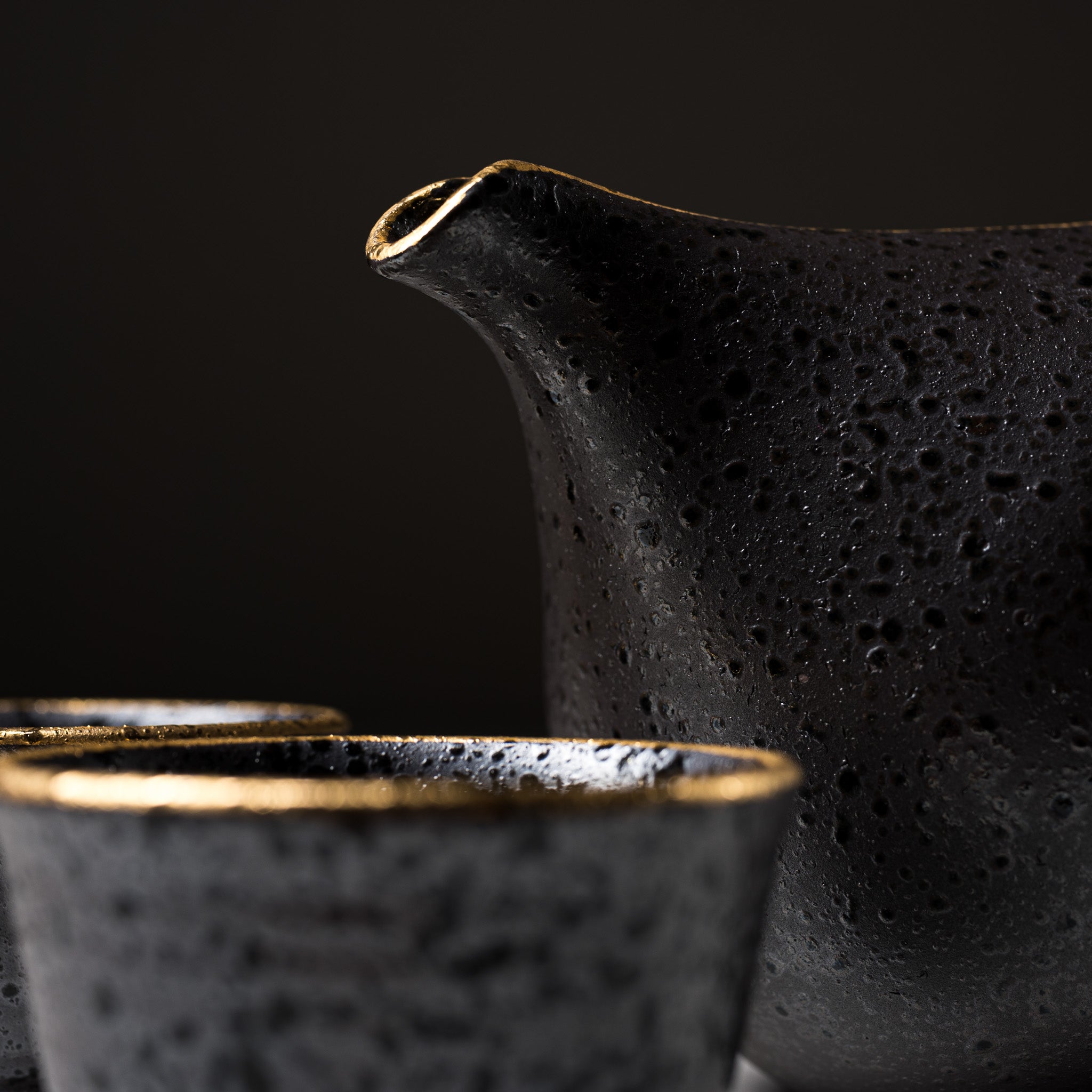 Premium Japanese Mino Ware Pottery Sake Set - Handcrafted Black Round Cup & Flask - Traditional Ceramic Drinking Vessels for Sake, Tea or Whiskey - Perfect for Japanese Dining, Gift Giving & Home Decor