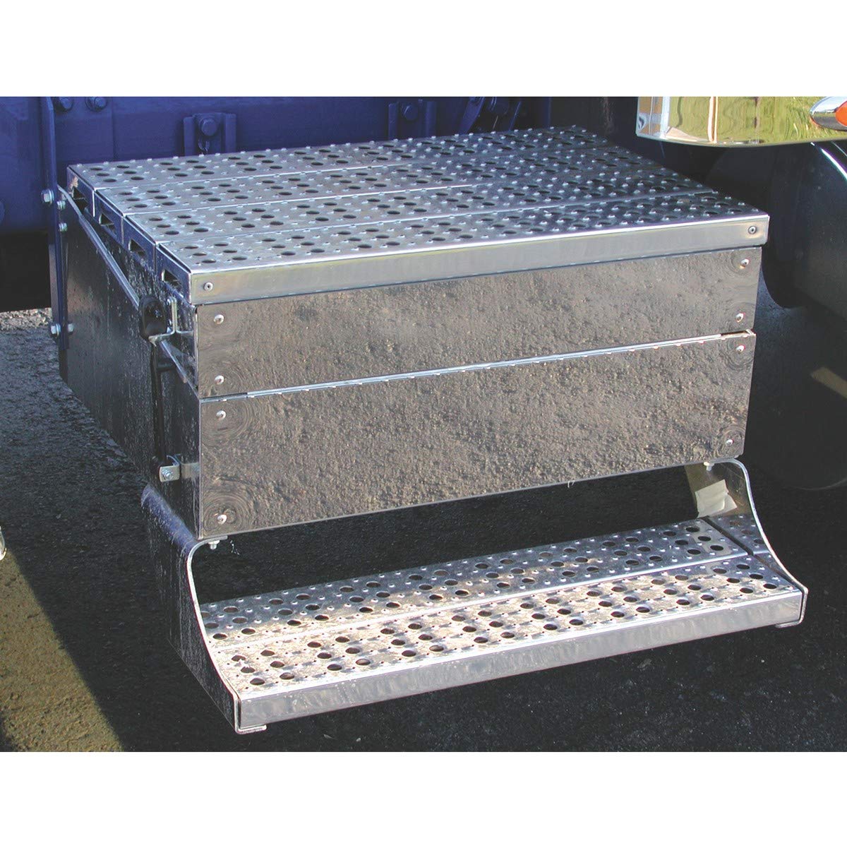 Freightliner Classic Battery Tool Box Panel - Heavy Duty Replacement Part for Semi Trucks - Perfect for Long Haul & Fleet Maintenance
