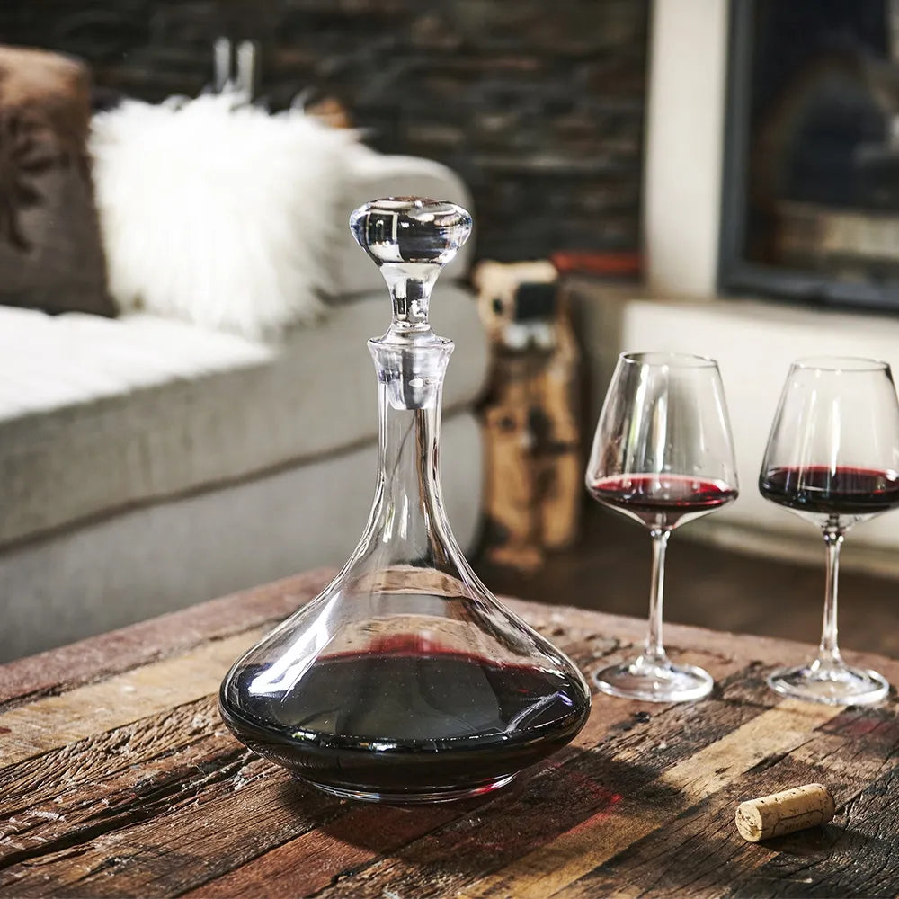 Premium 0.75L Glass Decanter for Wine & Liquor - Elegant Aerator with Wooden Stopper - Perfect for Home Bar, Dinner Parties & Gift Giving