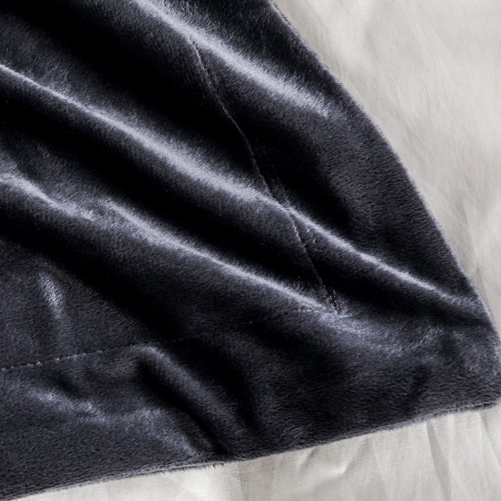 NTBAY 3-Piece Luxury Velvet Flannel Duvet Cover Set - King Size, Soft & Warm Bedding for Winter - Perfect for Master Bedroom, Guest Room & Cozy Home Decor