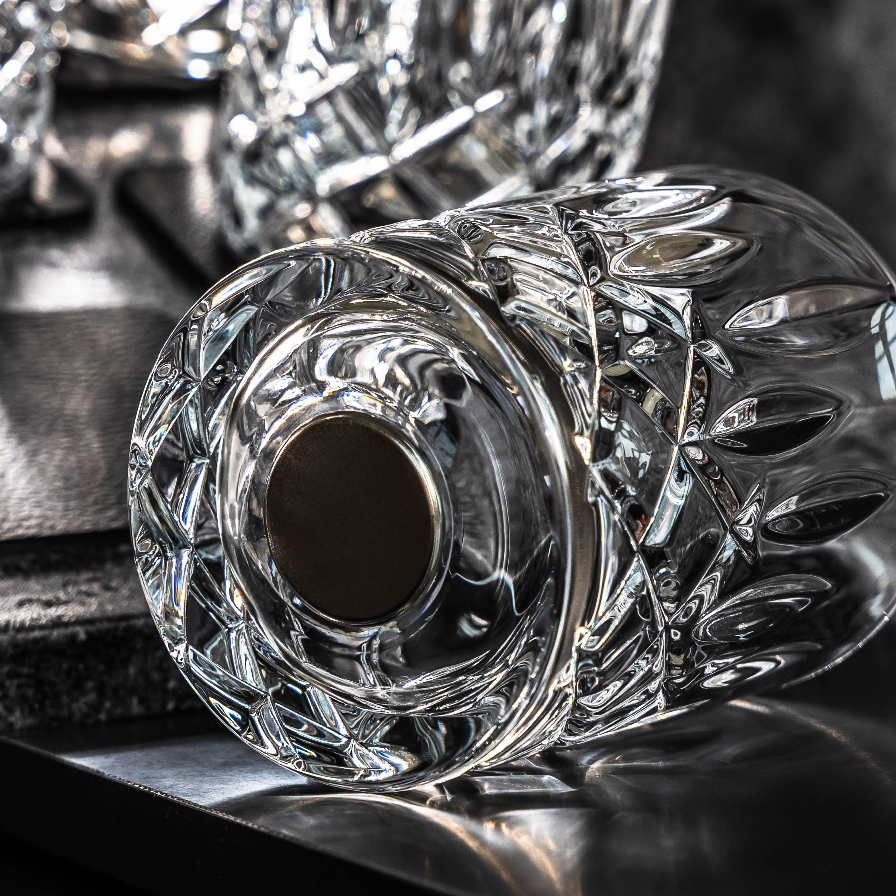 Premium Crystal Whisky Glasses with Magnet Base - Elegant Drinking Glasses for Scotch, Bourbon & Whiskey Lovers - Perfect for Home Bar, Gifts & Special Occasions