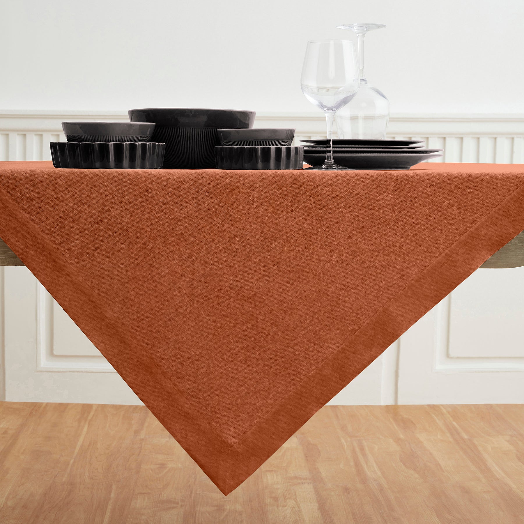 Fete Table Throw - Elegant & Durable Table Cover for Parties, Weddings & Events | Perfect for Indoor & Outdoor Celebrations