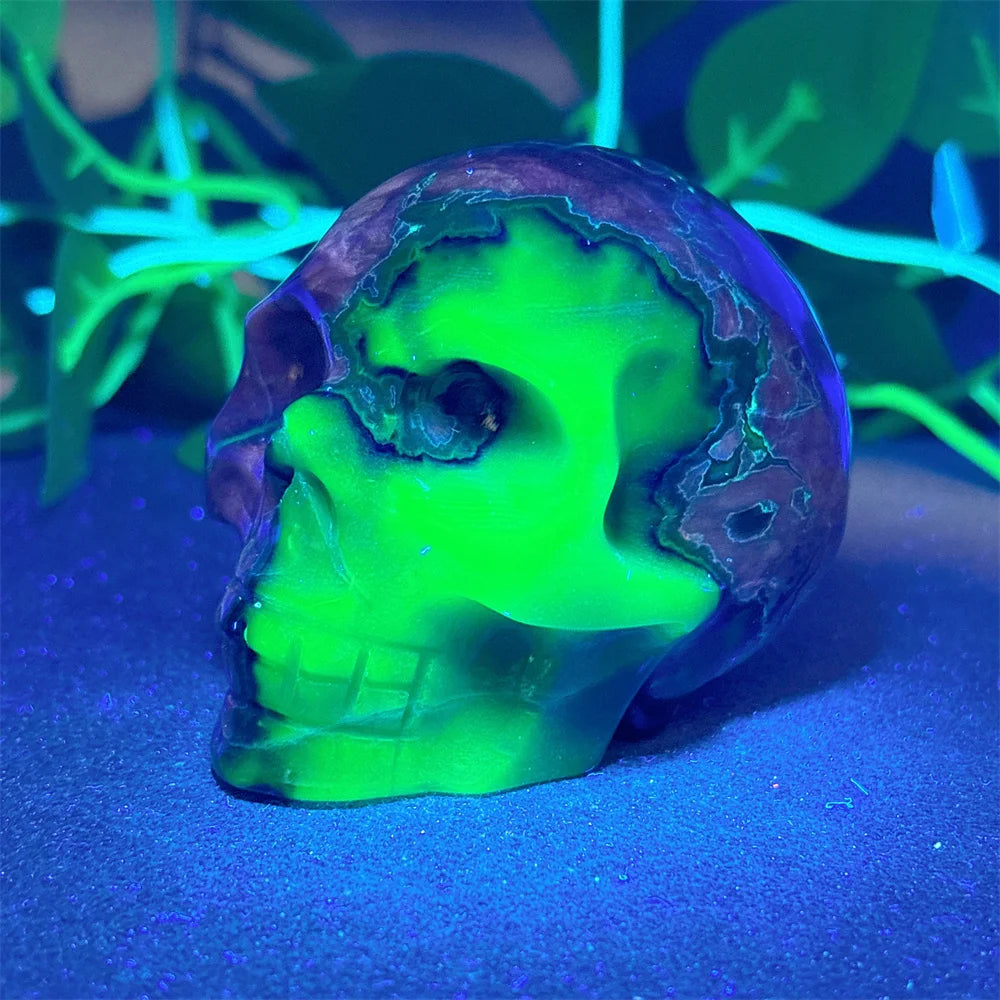 Natural Volcano Agate Skull Crystal - Healing Quartz Stone for Meditation, Spiritual Energy & Halloween Decor - Unique Mineral Specimen Gift for Collectors & Crystal Enthusiasts (Perfect for Home Altar, Yoga Space & Gothic Decor)