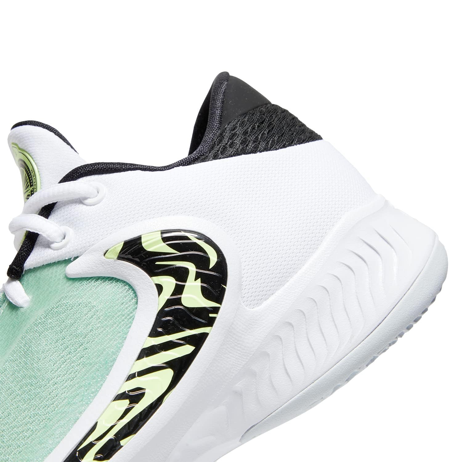 Nike Freak 4 SE Basketball Shoes for Kids - High Performance Youth Sneakers for Boys & Girls - Perfect for Court Play, Training & Casual Wear