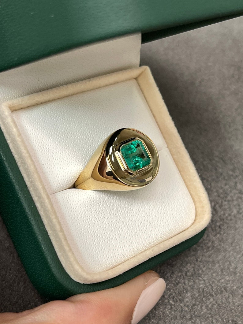 1.50 Carat 18K Gold Colombian Emerald Men's Bezel Solitaire Signet Ring - Luxury Wedding Band & Stylish Gift for Him