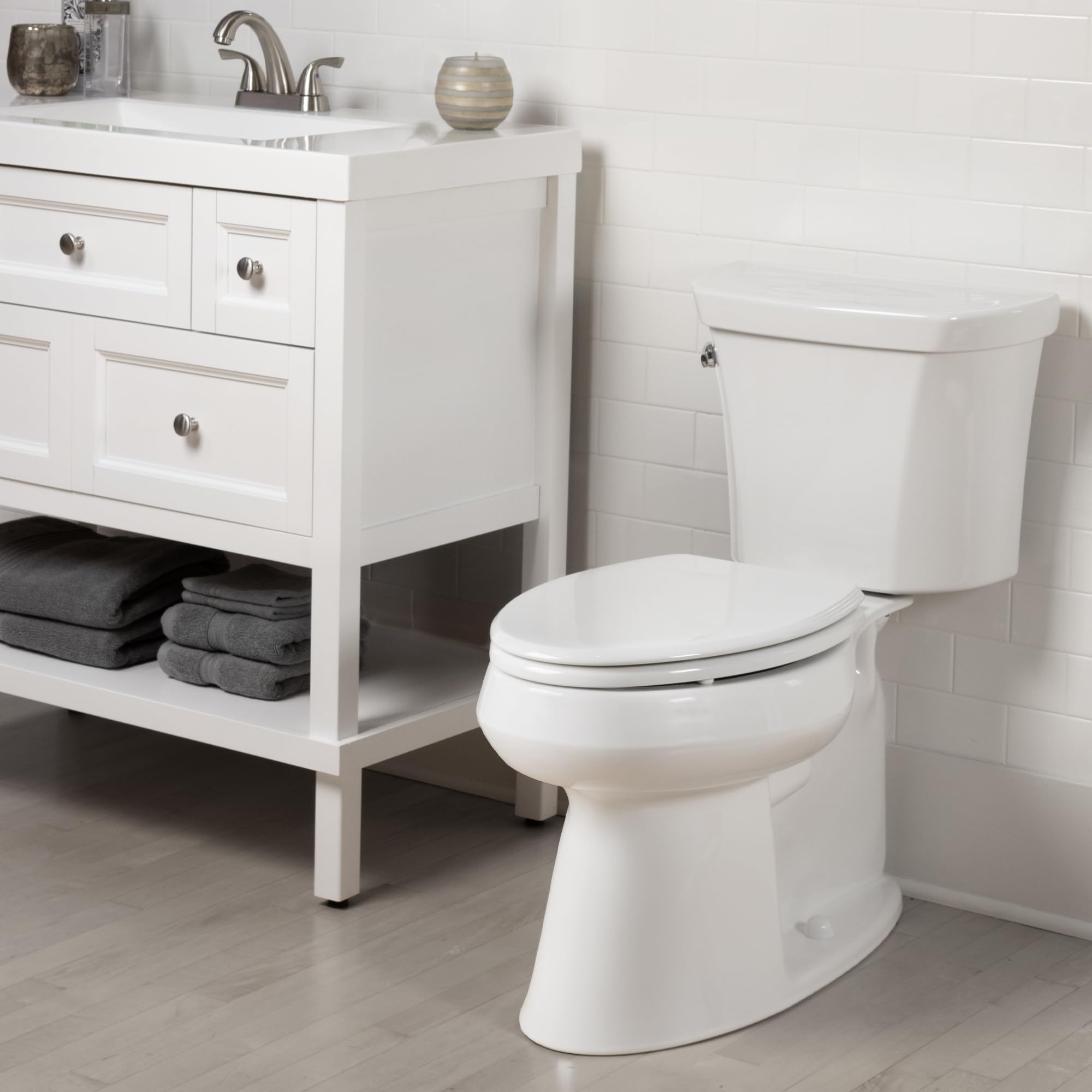Bemis Ashland Modern Wood Toilet Seat with Decorative Edge - Slow Close, Secure Hinges, Round White - Perfect for Bathroom Upgrade & Home Renovation