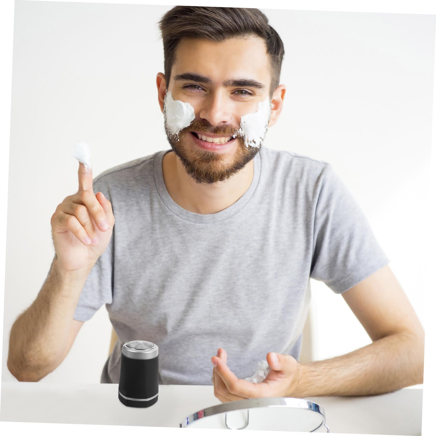 Portable Mini USB Rechargeable Electric Shaver for Men - Compact Travel Design, Smooth Shaving at Home or On The Go