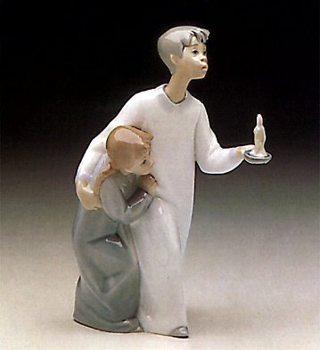 Lladro Boy in Night Shirt Matte Finish Porcelain Figurine - Perfect for Collectors & Home Decor