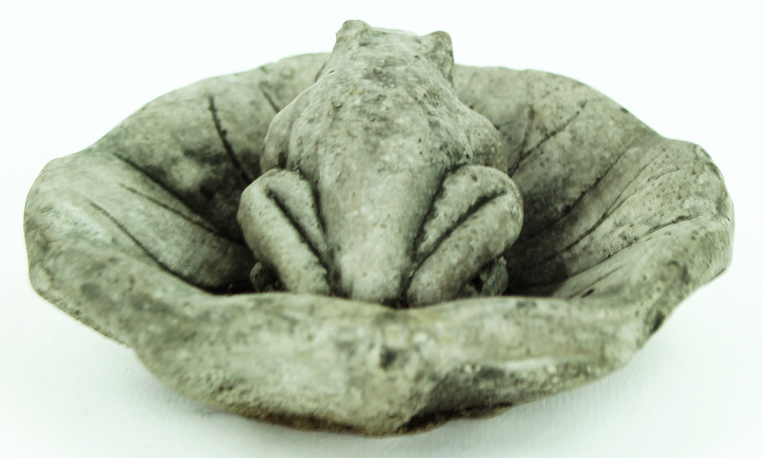Realistic Frog on Lily Pad Garden Statue - Handcrafted Cement Toad Figurine, Cast Stone Outdoor Decor for Garden, Pond & Patio | Perfect for Zen Gardens, Water Features & Backyard Landscaping