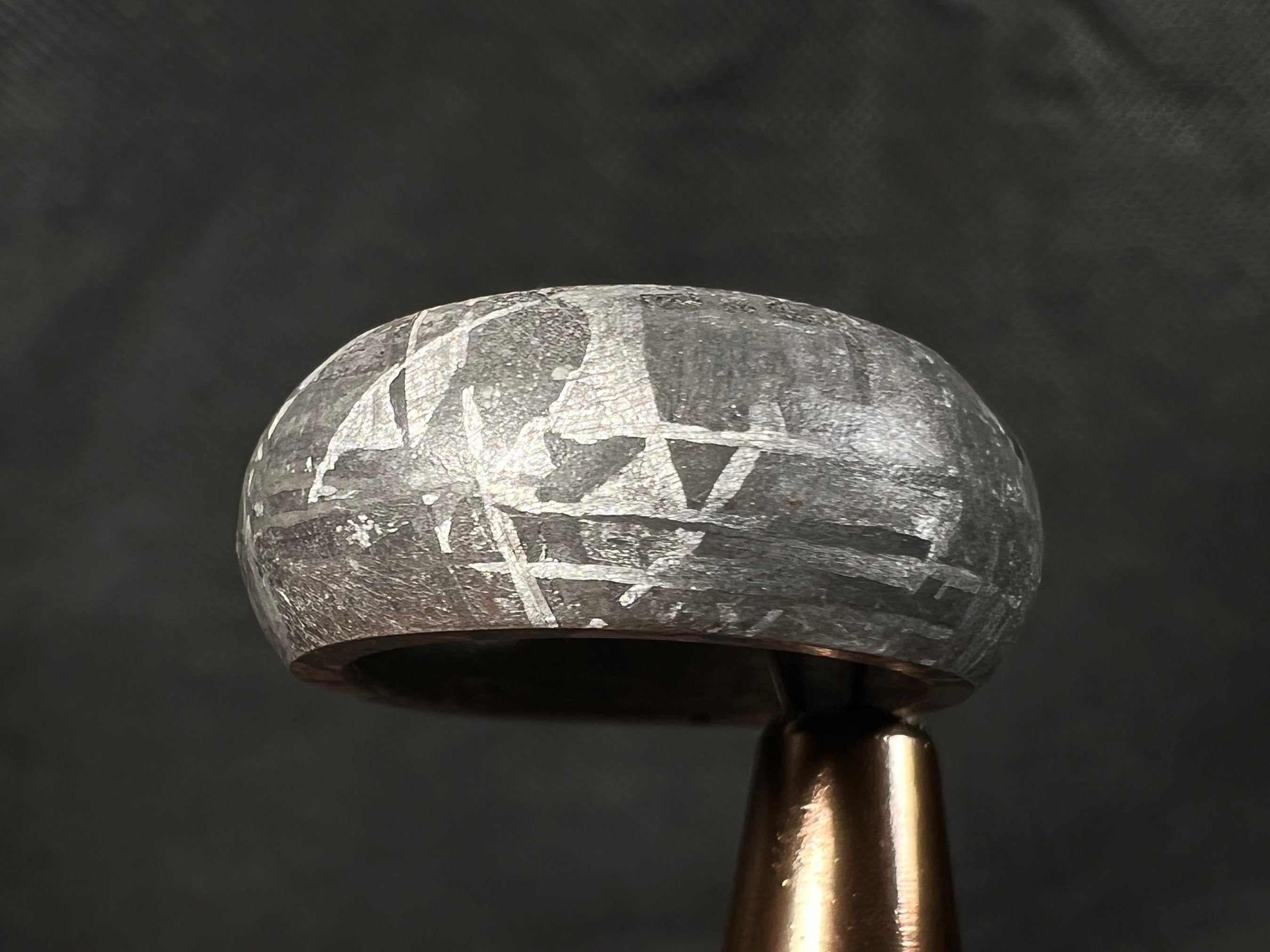 GIBEON Meteorite Ring Size 4.25 - Genuine Meteorite Wedding Band for Men & Women, Space Astronomy Jewelry with Meteorite Inlay, Unique Tungsten Carbide Ring (B 51283) - Perfect for Engagement, Anniversary & Cosmic-Themed Gifts