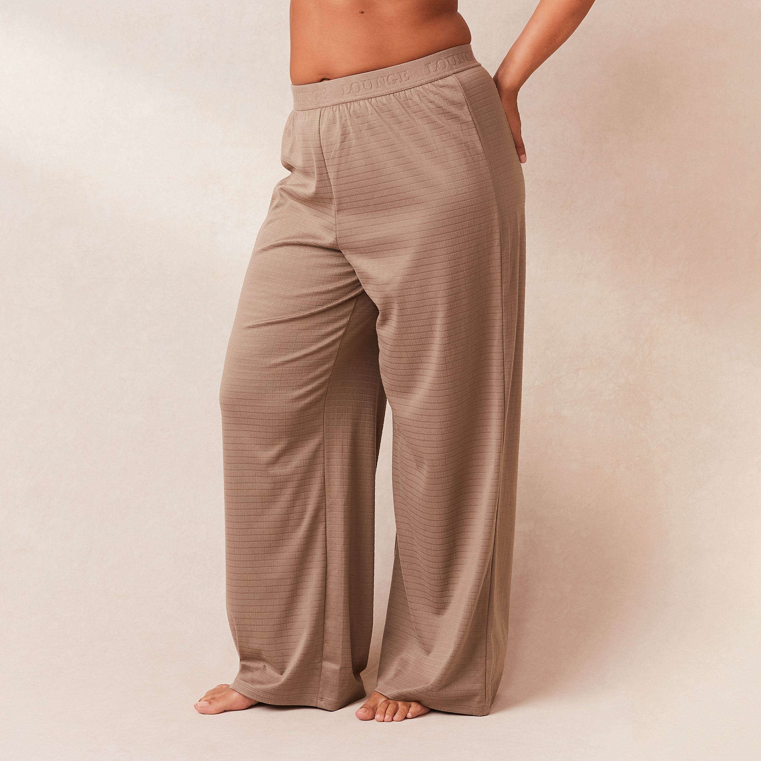 Cozy Classic Fleece Oversized Pajama Pants for Women - Soft & Warm Winter Sleepwear - Fawn Brown Loungewear for Relaxing at Home