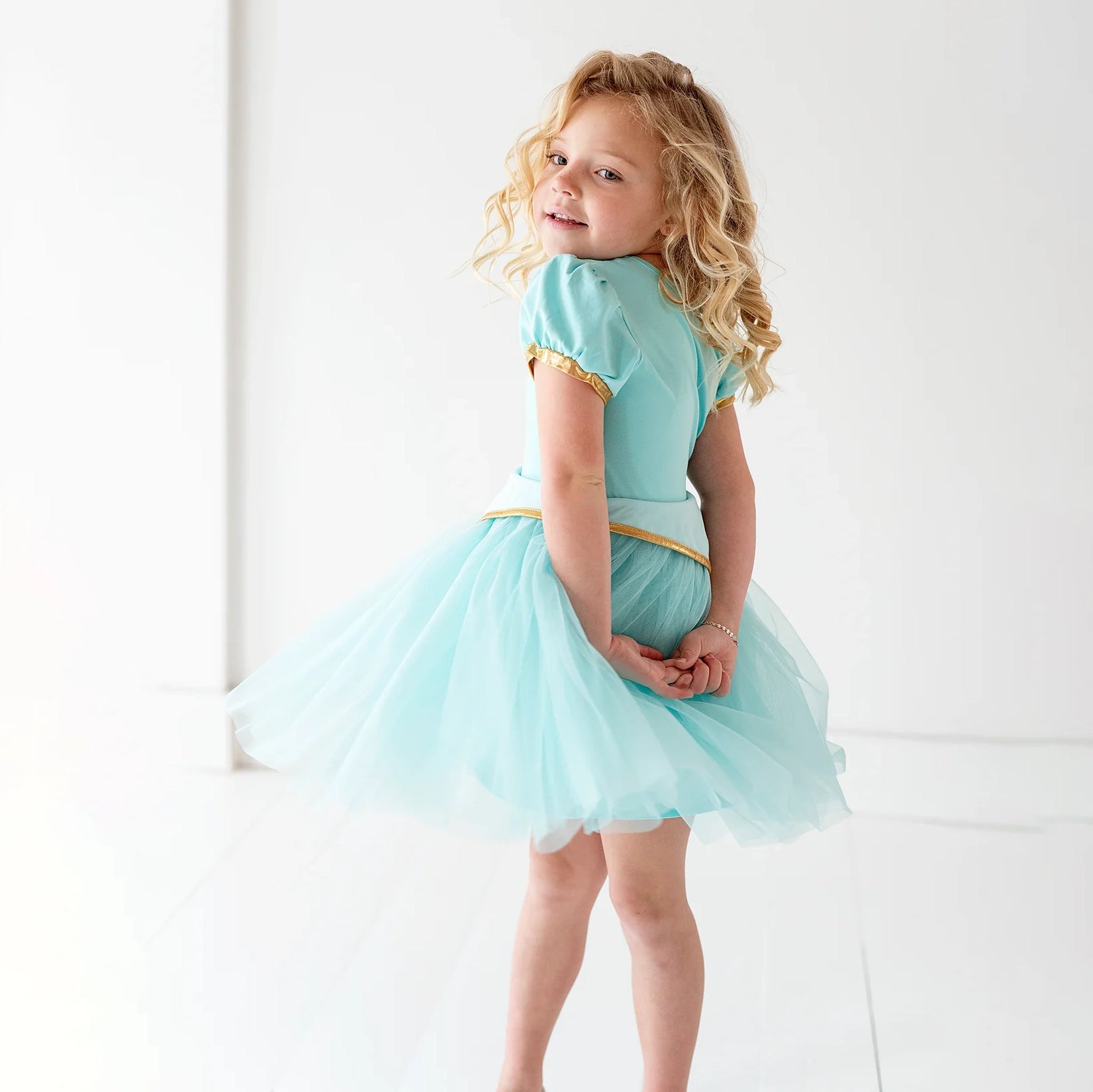 Arabian Princess Costume for Girls - Elegant & Authentic Middle Eastern Dress for Halloween, Cosplay & Birthday Parties | Perfect for Theme Parties & Dress-Up Play