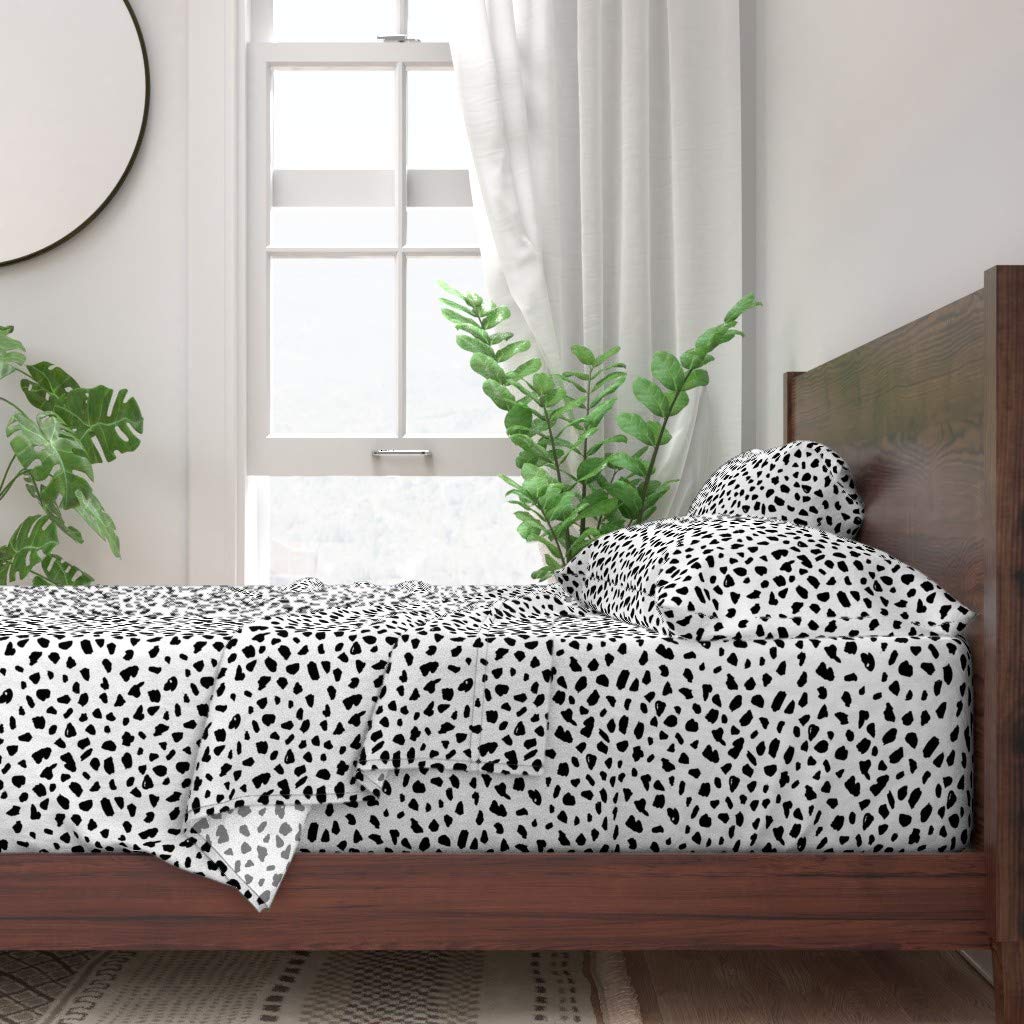 100% Cotton King Size 4-Piece Sheet Set - Black & White Abstract Dalmatian Spots Geometric Print | Gender Neutral Trendy Animal Skin Pattern | Soft Breathable Bedding for Modern Home Decor