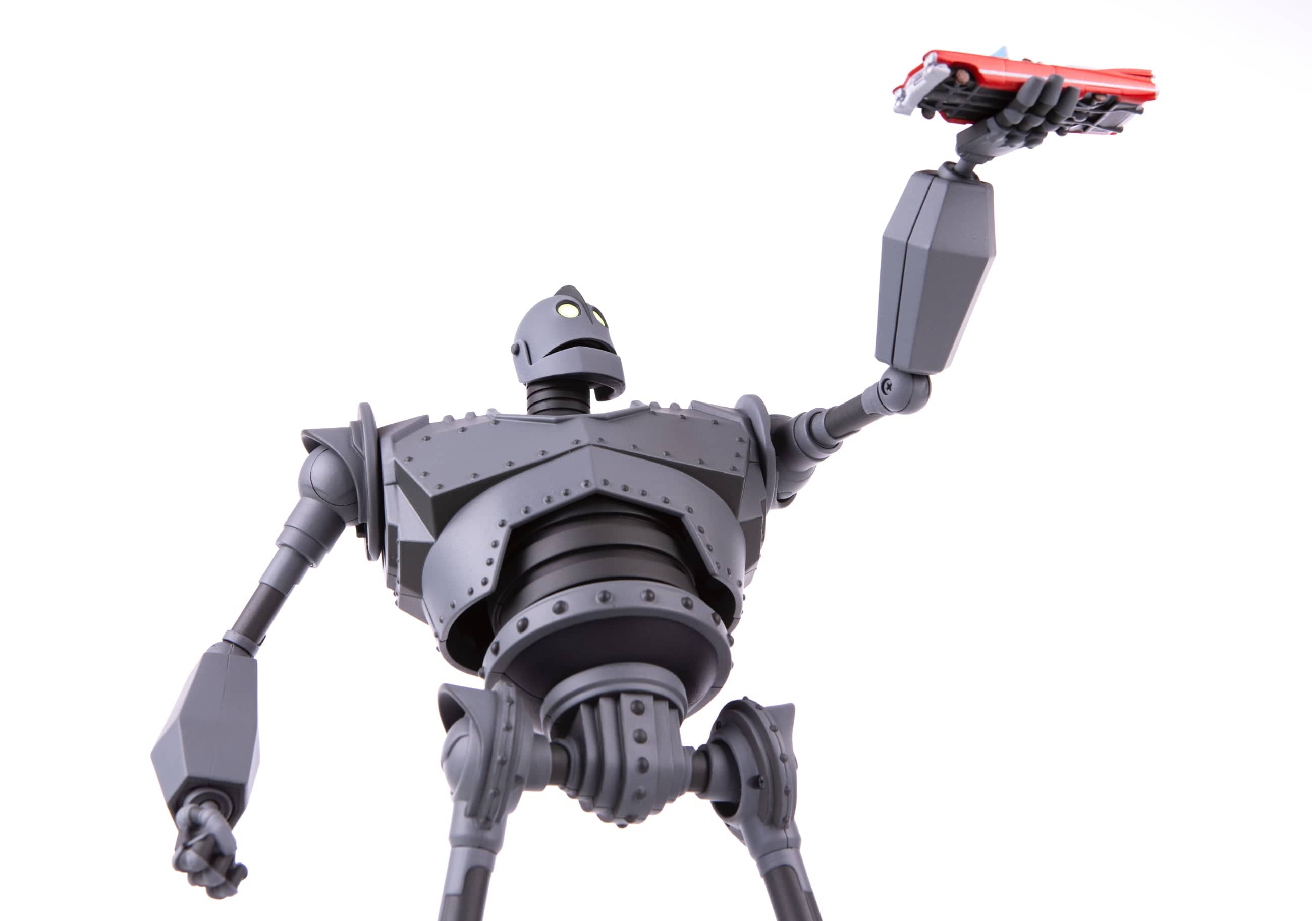 Iron Giant MONDO MECHA Collectible Action Figure - Limited Edition Robot Toy for Display & Gifts - Perfect for Anime Fans, Sci-Fi Decor & Movie Memorabilia Collections