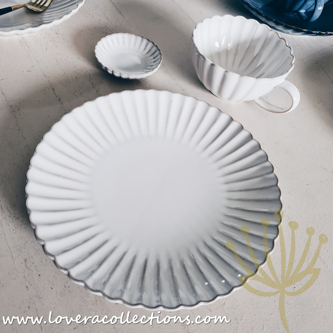 Rustic Seashell Dinnerware Set - Beach Themed Plates, Bowls & Serving Dishes for Coastal Dining & Entertaining - Perfect for Beach House, Summer Parties & Nautical Decor