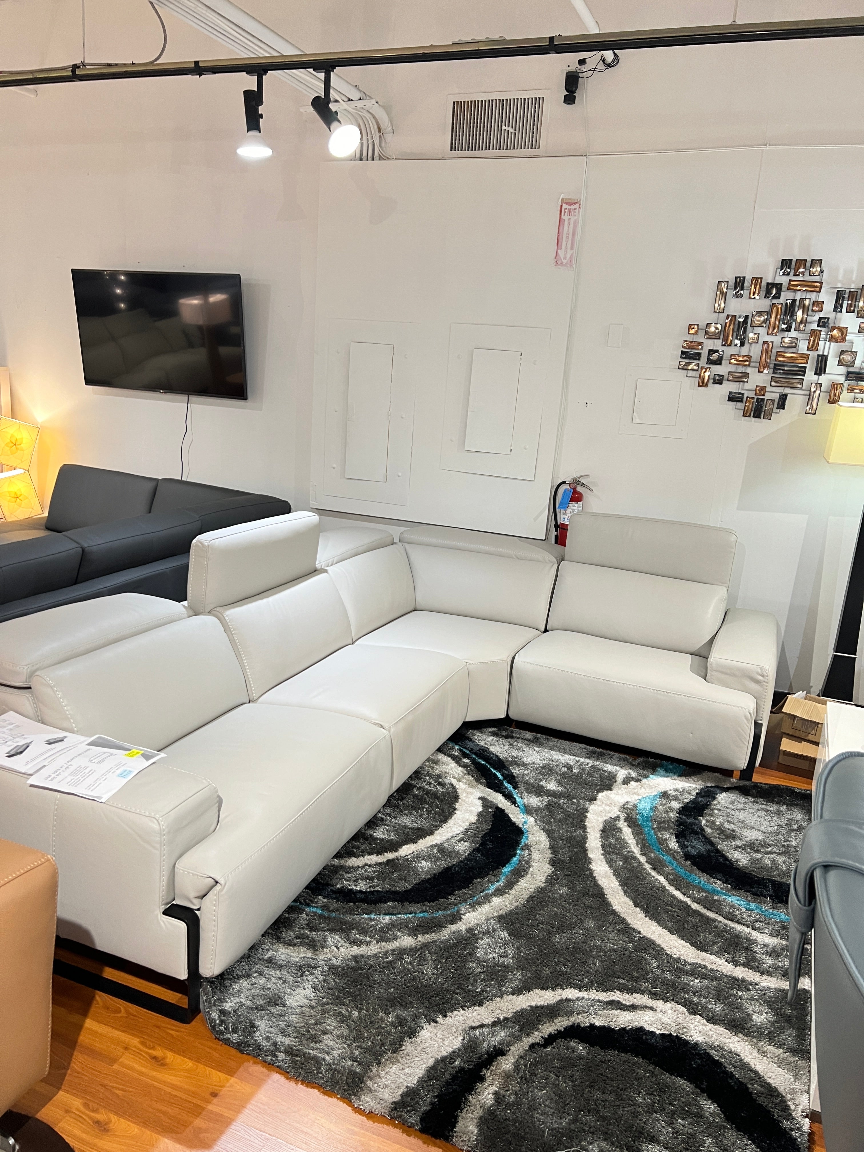 INCANTO I768 5-Piece Sectional Sofa with 3 Power Recliners - Modern L-Shaped Living Room Furniture for Home Theater & Family Gatherings