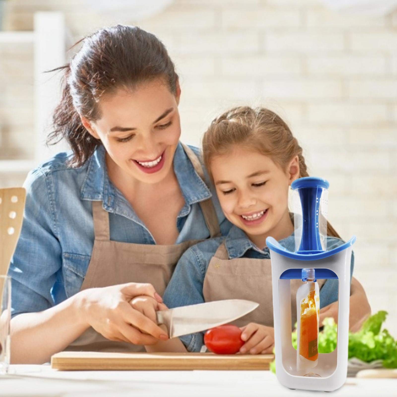 **Reusable Baby Food Pouch - Squeeze Station for Fresh Fruit Puree & Juice | BPA-Free Infant Food Storage Bags | Perfect for On-the-Go Feeding & Snacking**