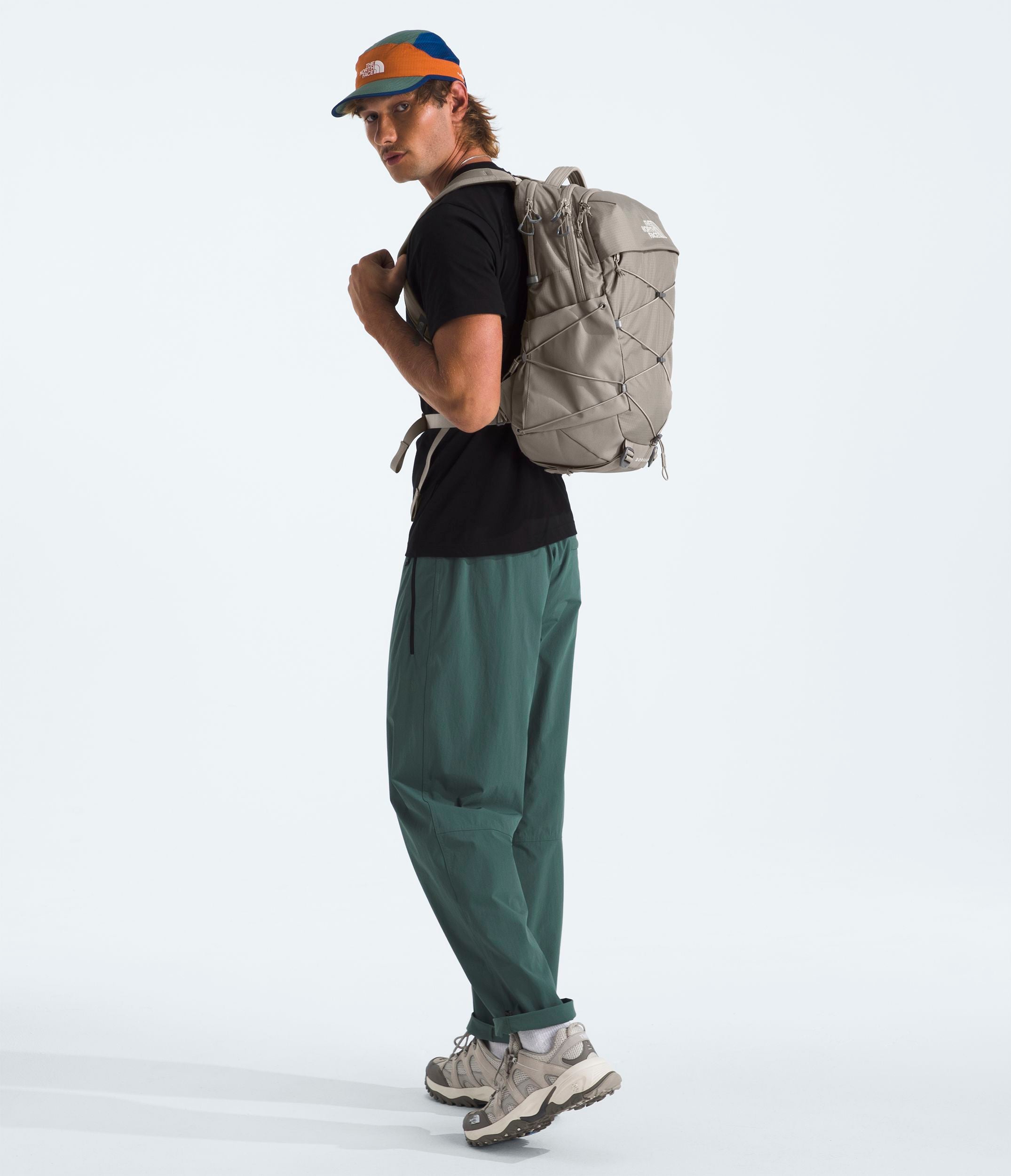 The North Face Borealis Backpack - Lightweight Hiking & Travel Daypack for Men & Women - Durable Laptop Backpack for School, Work, Outdoor Adventures & Commuting