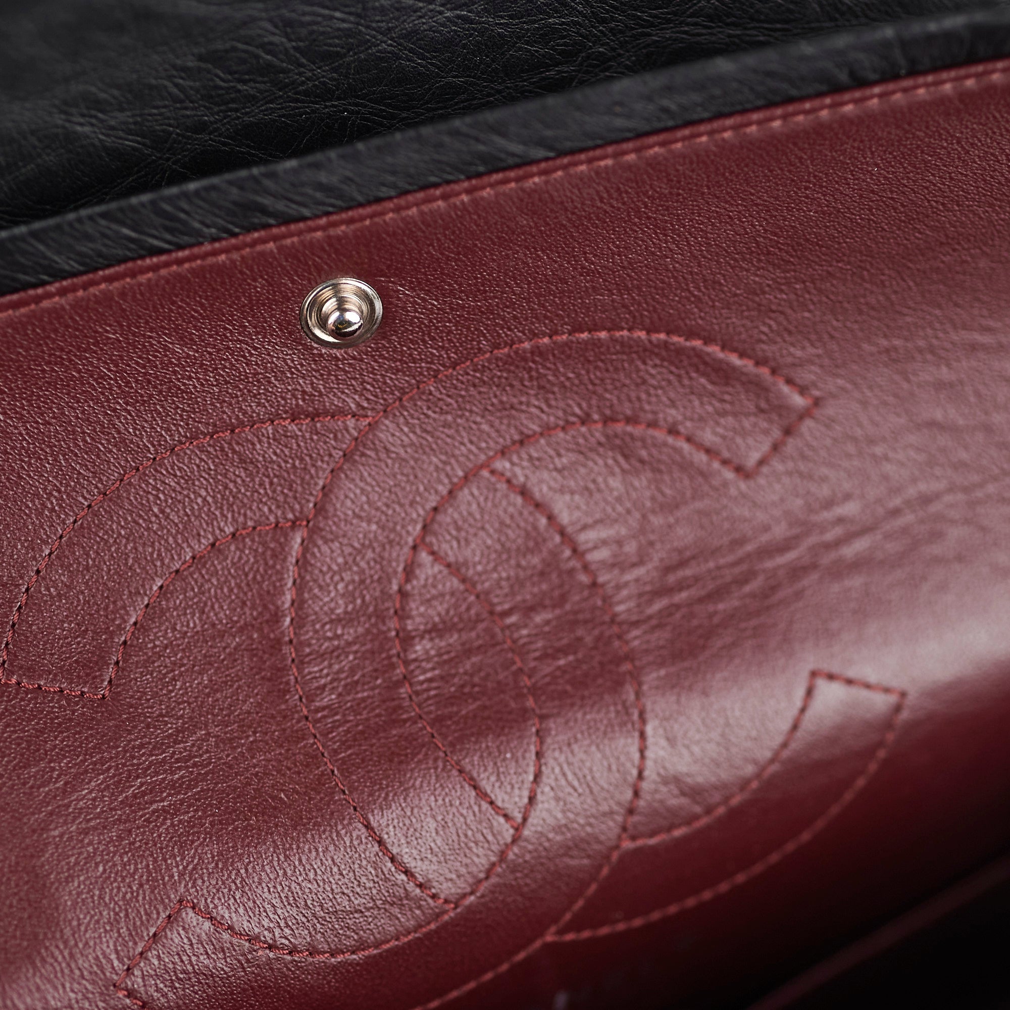 Authentic Chanel Reissue 225 Black Calfskin Leather Flap Bag - Luxury Handbag for Women, Perfect for Evening Events & Special Occasions