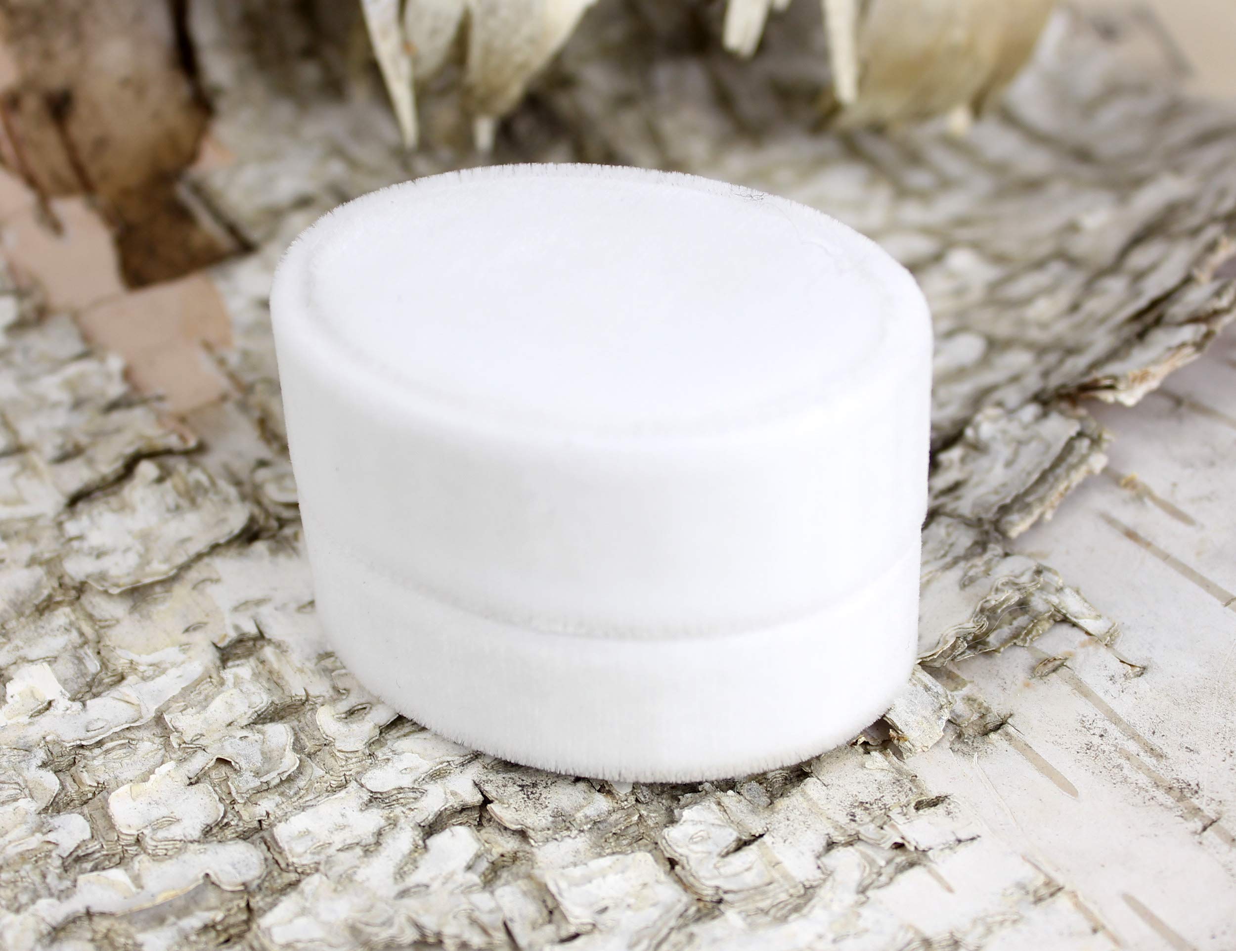 Elegant Three Ring Oval Ring Box - Stackable Jewelry Organizer for Engagement, Wedding, and Anniversary Rings - Perfect for Proposals, Gift Giving, and Ring Storage
